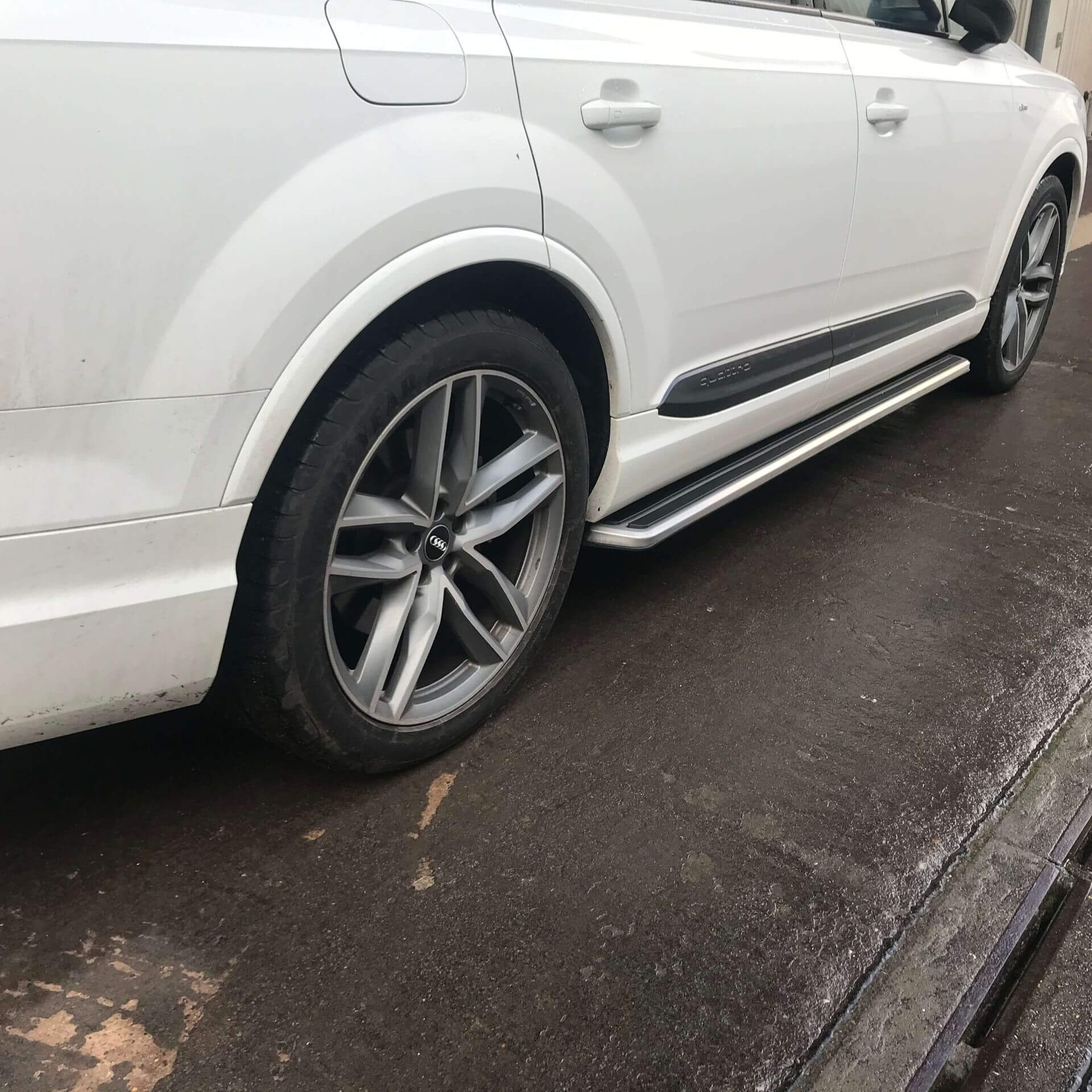 Direct4x4 Side Steps and Bars OE Style Side Steps Running Boards for Audi Q7 2016-2019