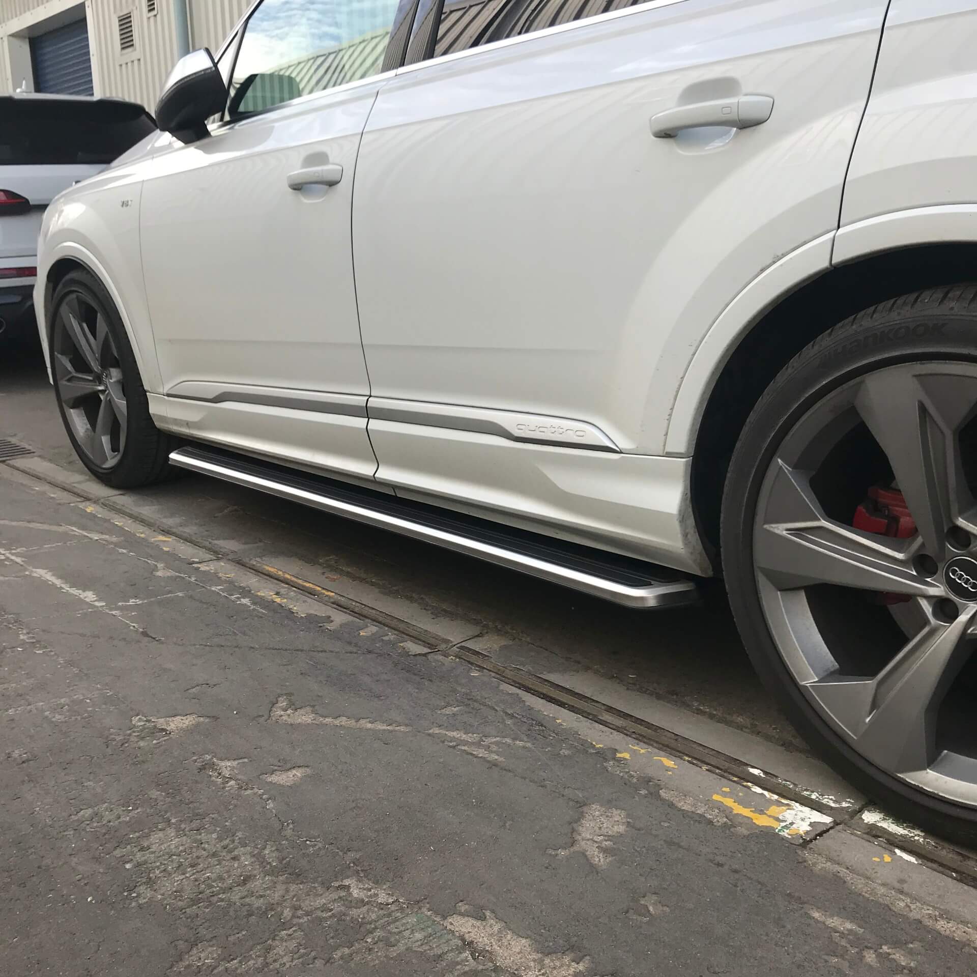 Direct4x4 Side Steps and Bars OE Style Side Steps Running Boards for Audi Q7 2016-2019