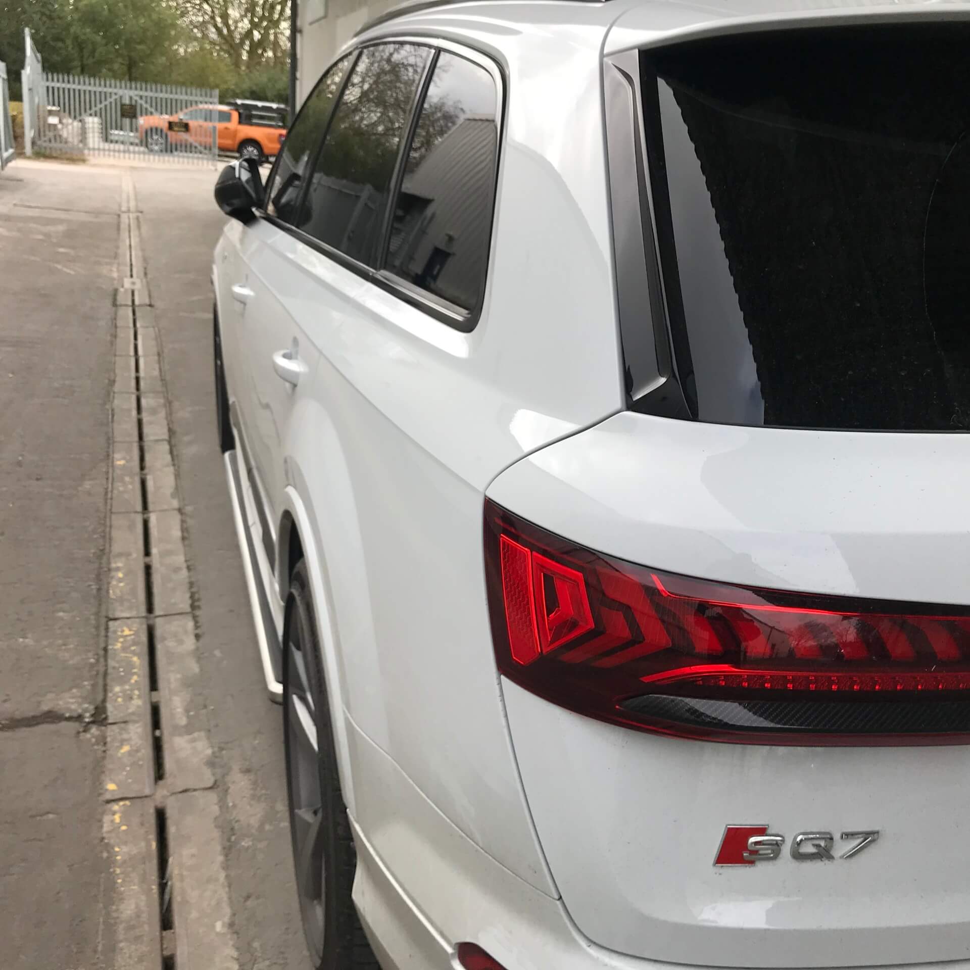 Direct4x4 Side Steps and Bars OE Style Side Steps Running Boards for Audi Q7 2016-2019