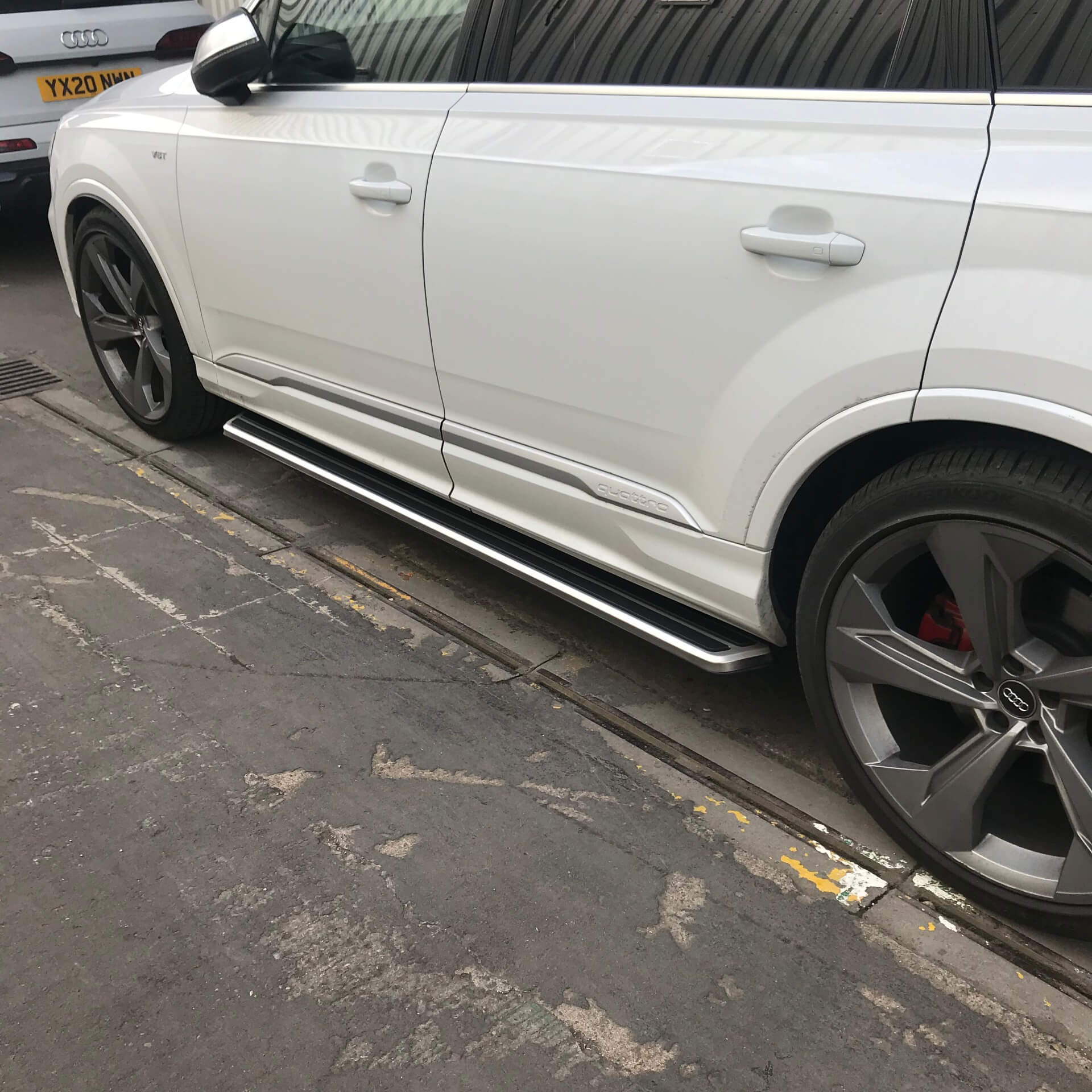 Direct4x4 Side Steps and Bars OE Style Side Steps Running Boards for Audi Q7 2016-2019