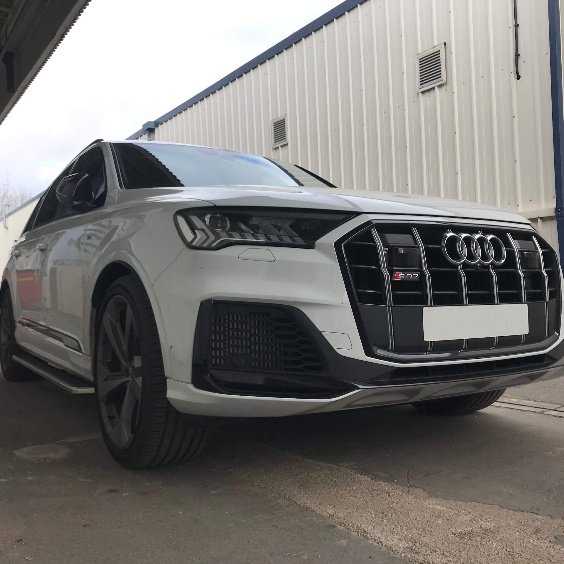 Direct4x4 Side Steps and Bars OE Style Side Steps Running Boards for Audi Q7 2016-2019