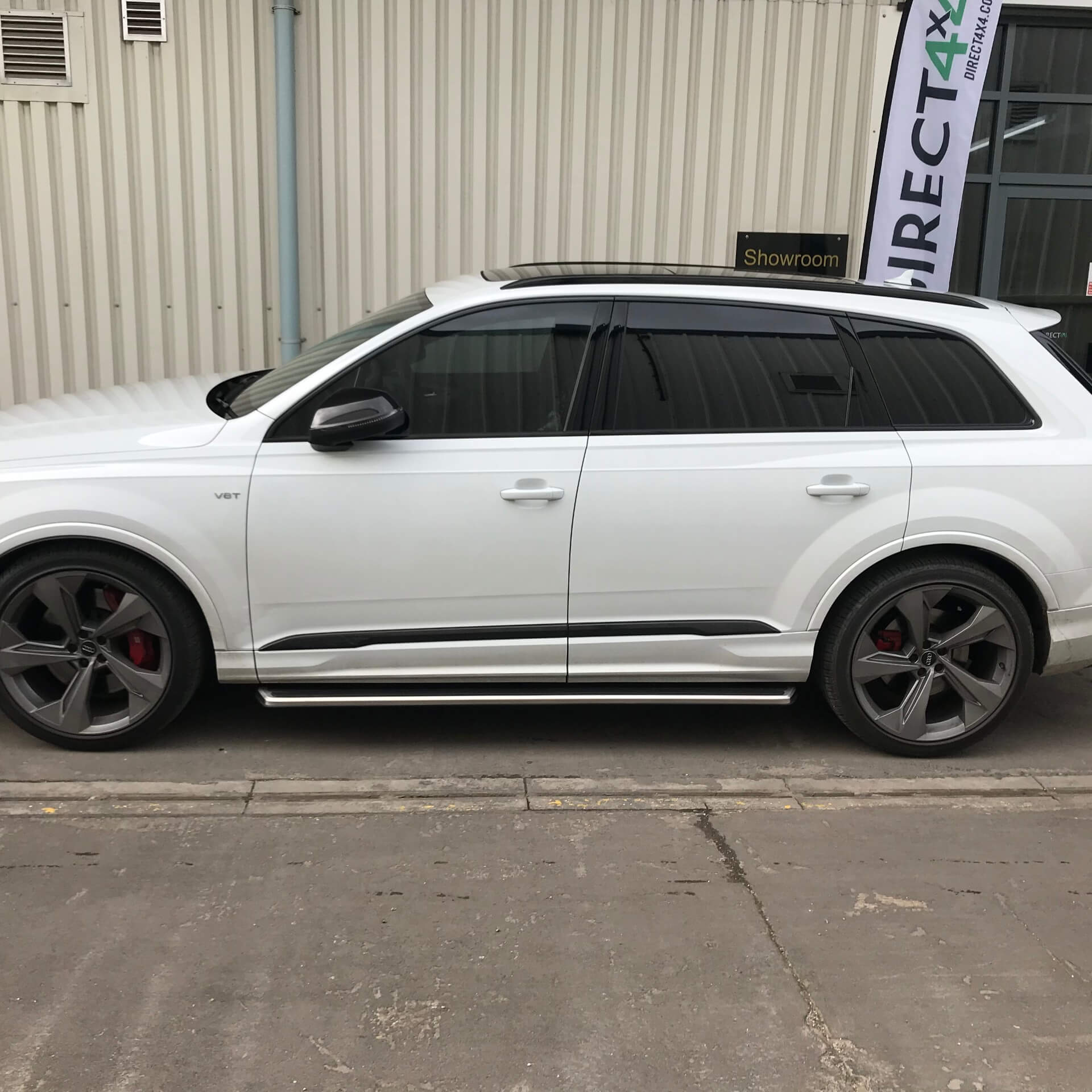 Direct4x4 Side Steps and Bars OE Style Side Steps Running Boards for Audi Q7 2016-2019