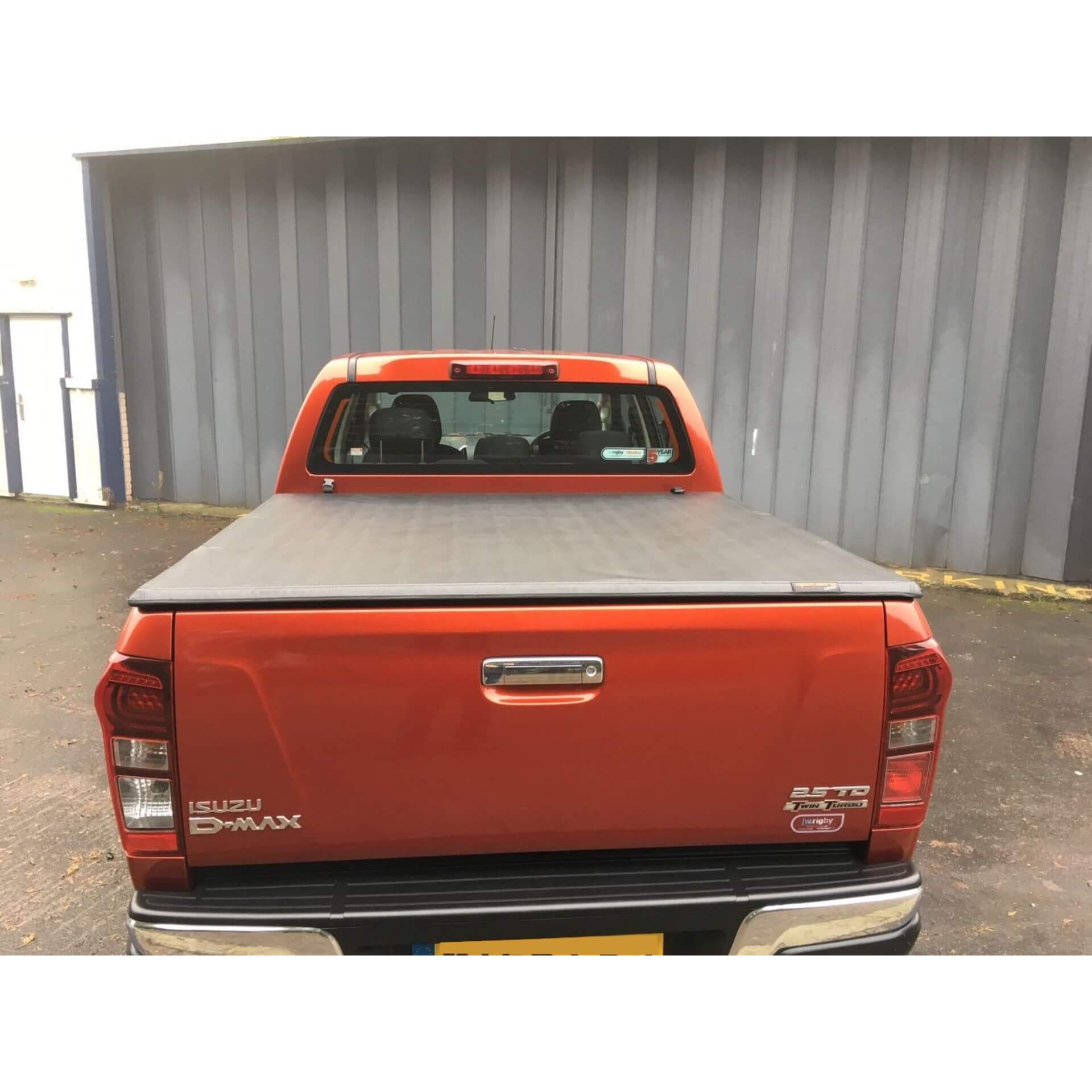 Direct4x4 Pickup Truck Tonneau Covers Soft Tri-Fold Tonneau Cover for Isuzu D-Max Double Cab 2012-2020