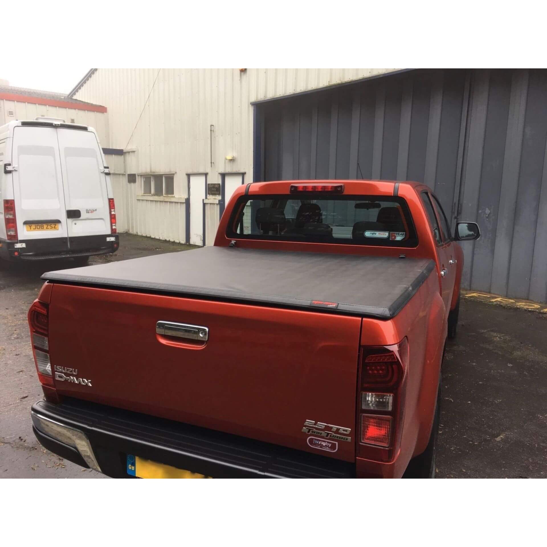 Direct4x4 Pickup Truck Tonneau Covers Soft Tri-Fold Tonneau Cover for Isuzu D-Max Double Cab 2012-2020