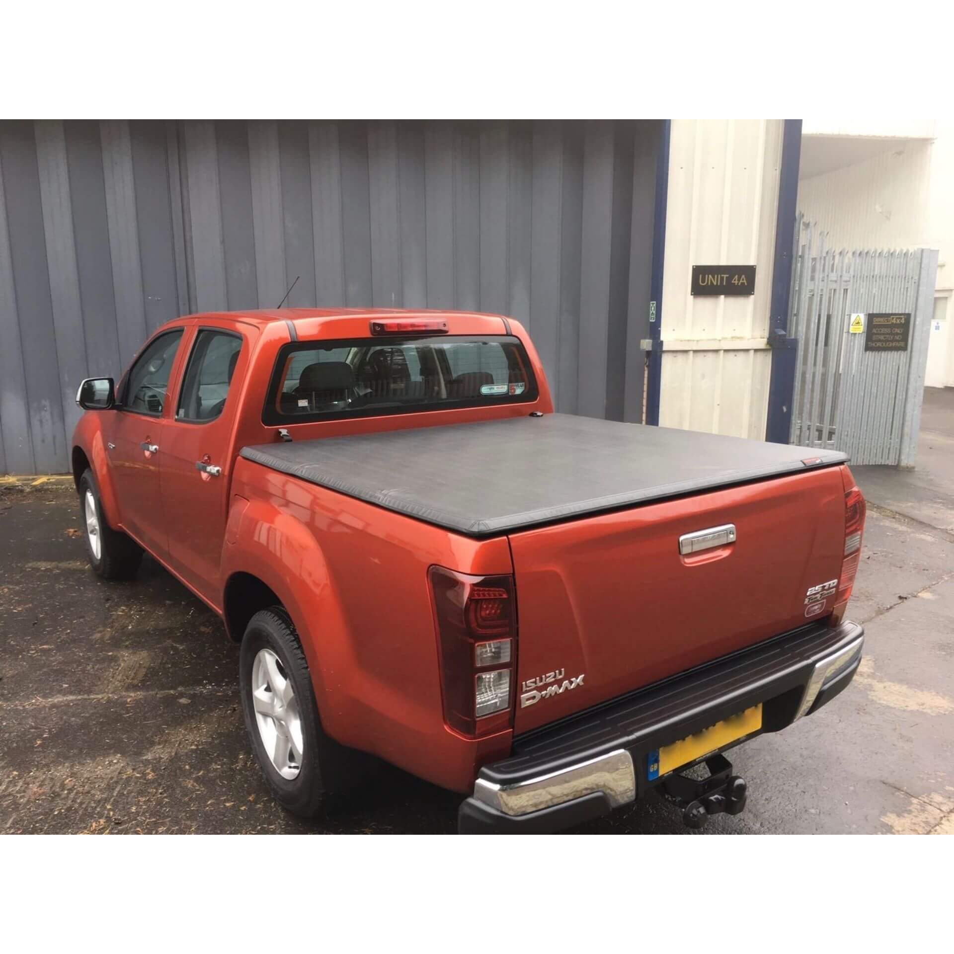 Direct4x4 Pickup Truck Tonneau Covers Soft Tri-Fold Tonneau Cover for Isuzu D-Max Double Cab 2012-2020