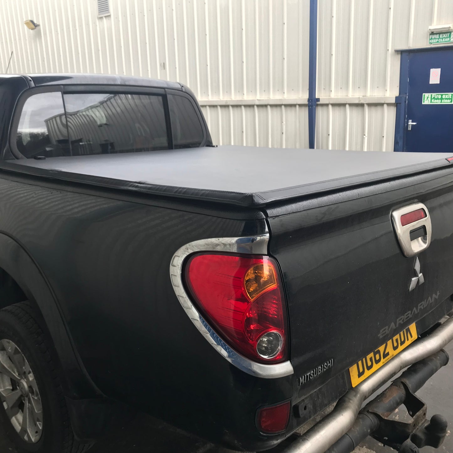 Direct4x4 Pickup Truck Tonneau Covers Soft Tri-Fold Tonneau Cover for Mitsubishi L200 Double Cab 10-14 Long Bed