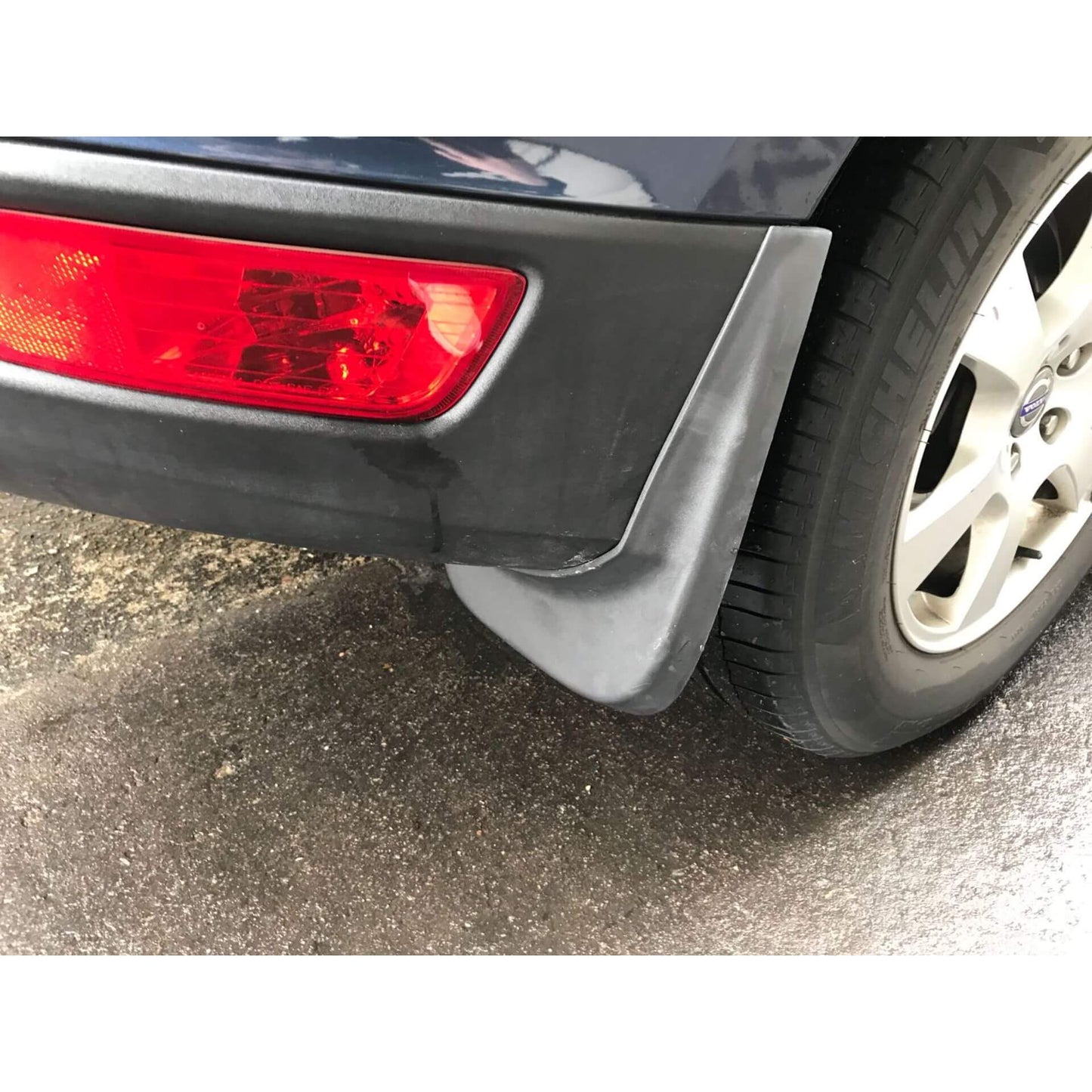 Direct4x4 Mud Flaps OE Style Mud Flaps Splash Guards for Volvo XC60 2008-2013 (exc. R-Design)