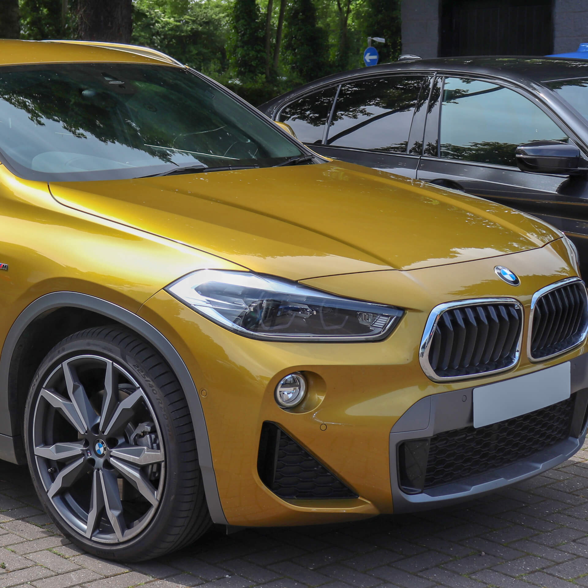 Direct4x4 accessories for BMW X2 vehicles with a photo of the front of a BMW X2