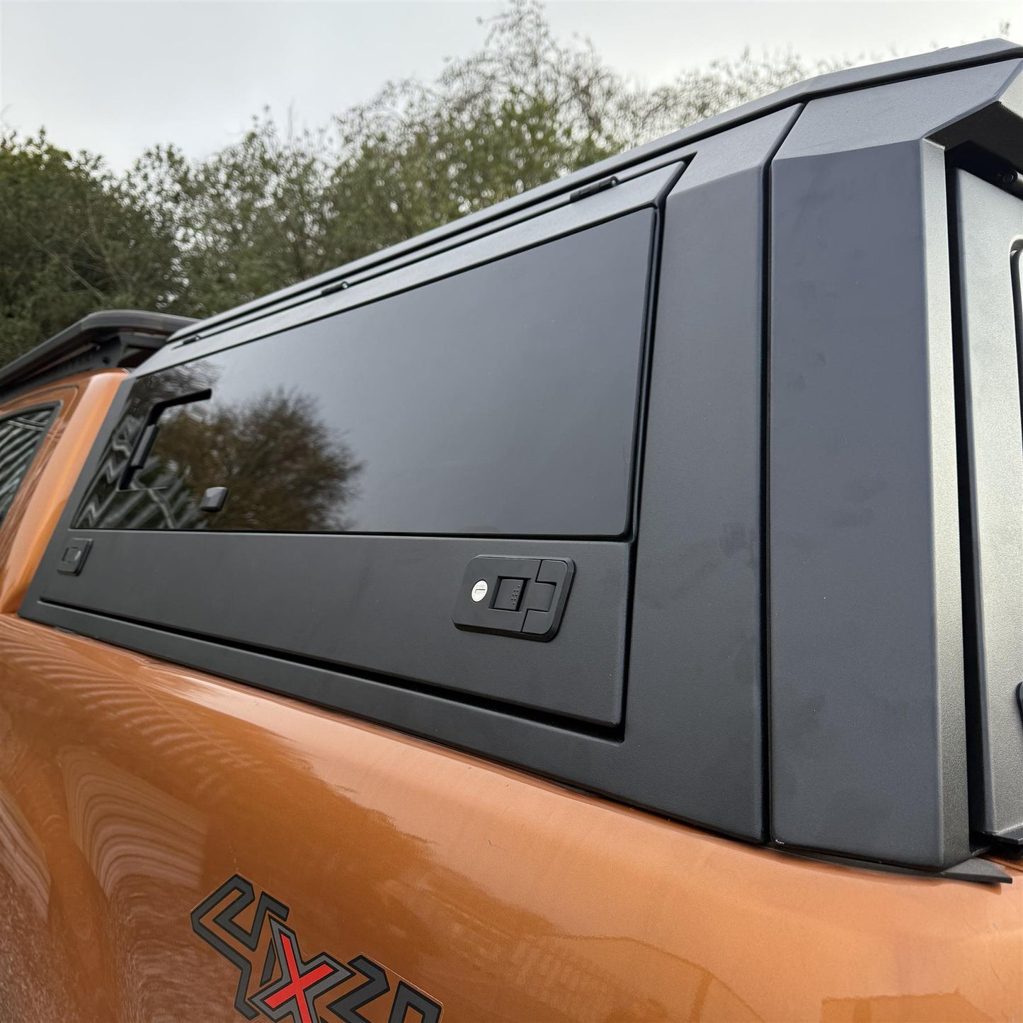 Direct4x4 Pickup Truck Hardtop Canopies Aluminium Slide Window Load Bed Canopy for the Ford Ranger 2012-2022 Double Cab