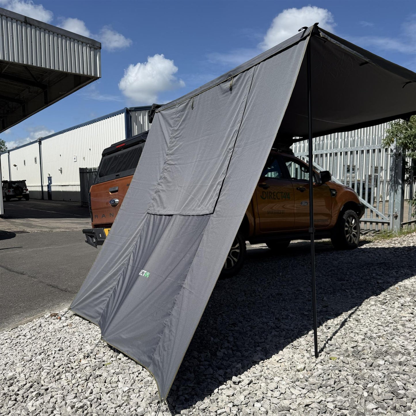 Expedition Automatic Freestanding Pull-out Vehicle Side Awning with Walls