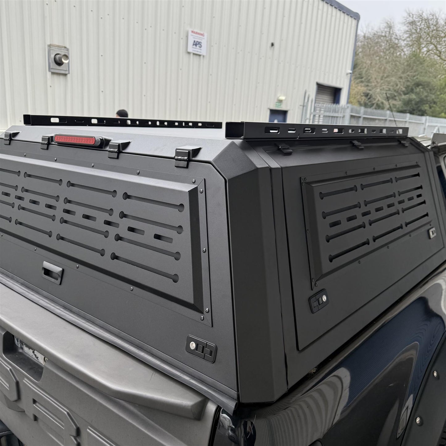 Direct4x4 Pickup Truck Hardtop Canopies Aluminium Trade Style Load Bed Hardtop Canopy for the Ford Ranger 2022+ MK4 T9 (P703) Double Cab