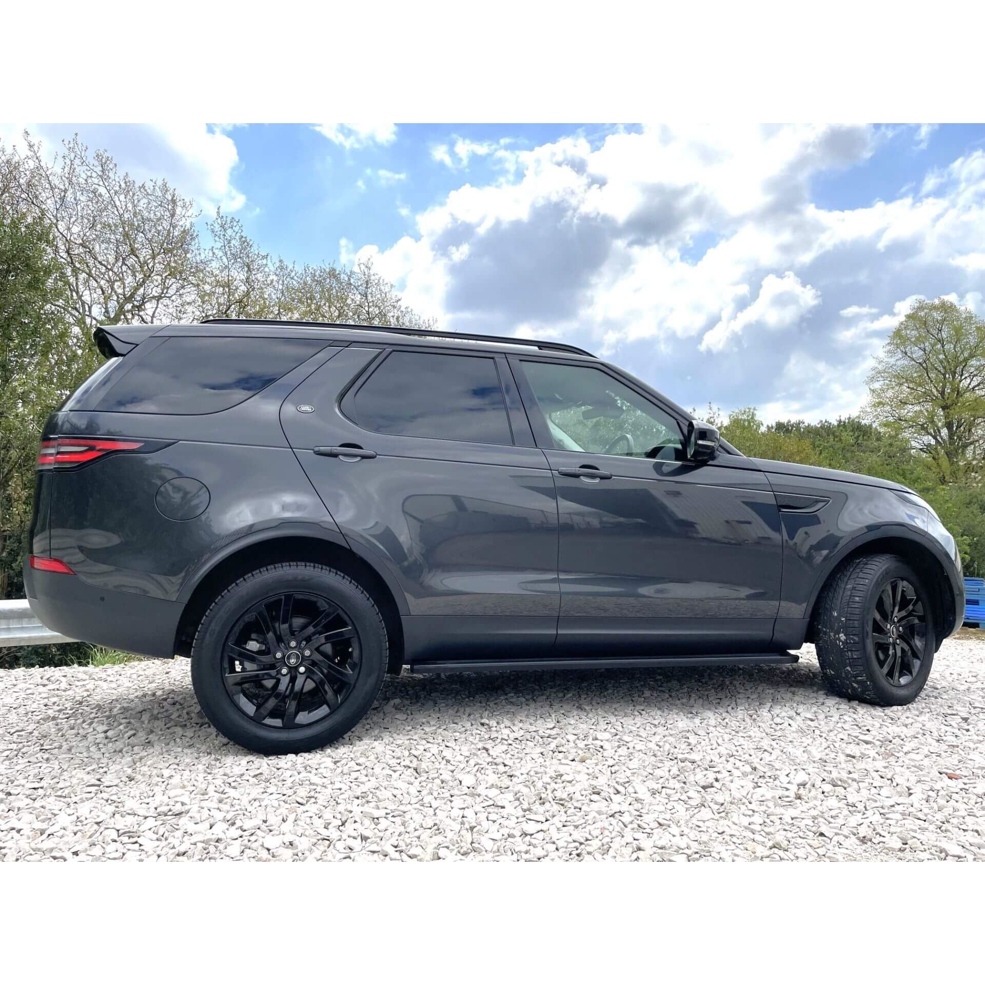 Direct4x4 Side Steps and Bars Orca Side Steps Running Boards for Land Rover Discovery 5 2017+