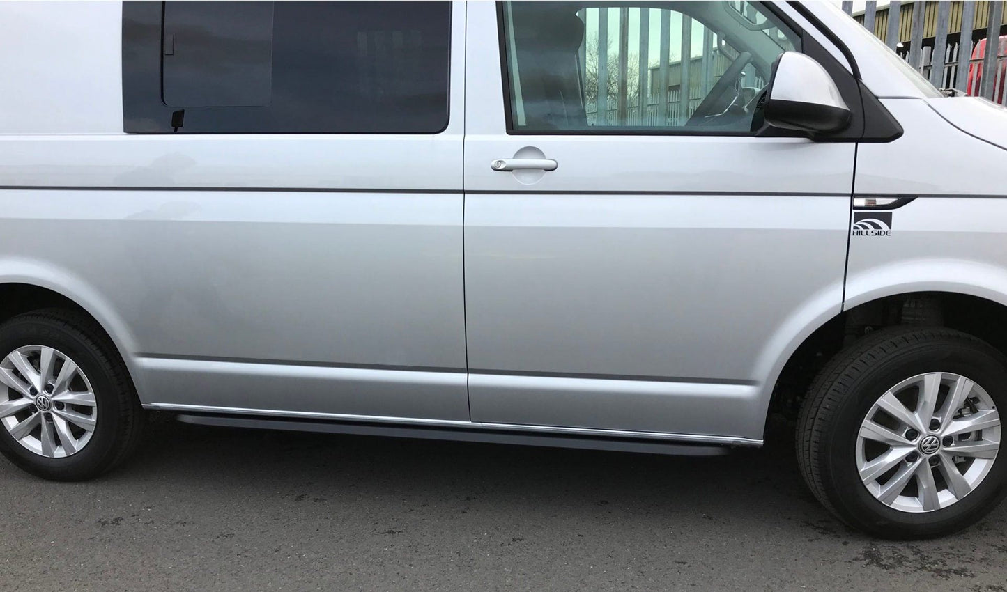 Direct4x4 Side Steps and Bars Black Angular OE Style Side Bars for the Volkswagen Transporter T5 SWB