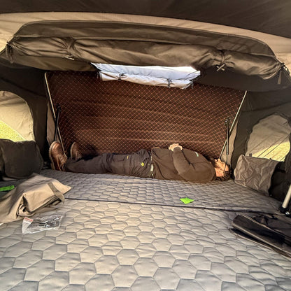 Direct4x4 Roof Top Tents TrailTop Granite Grey 3 or 4-Person Hard Shell Expedition Roof Top Camping Tent