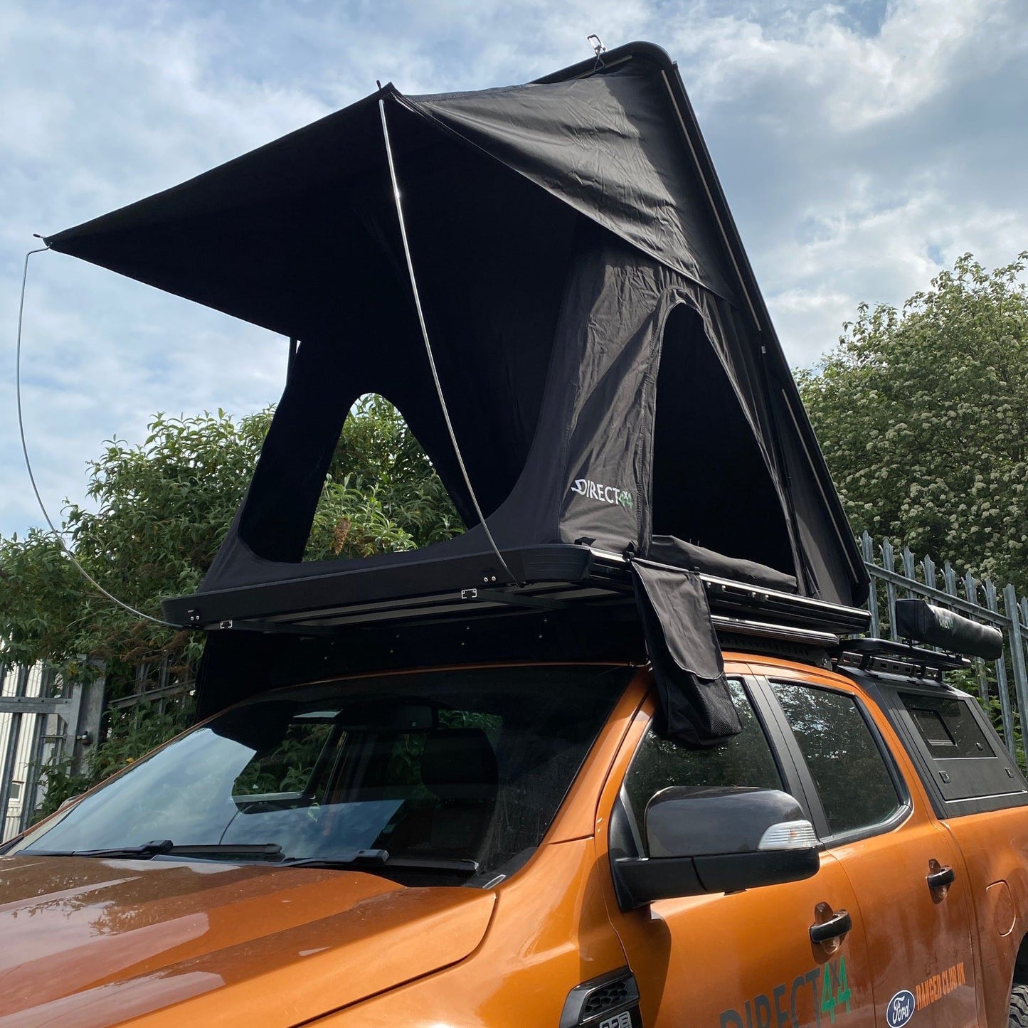 Direct4x4 Roof Top Tents [CLEARANCE] All Black 2 Person Expedition Aluminium Clamshell Roof Top Tent