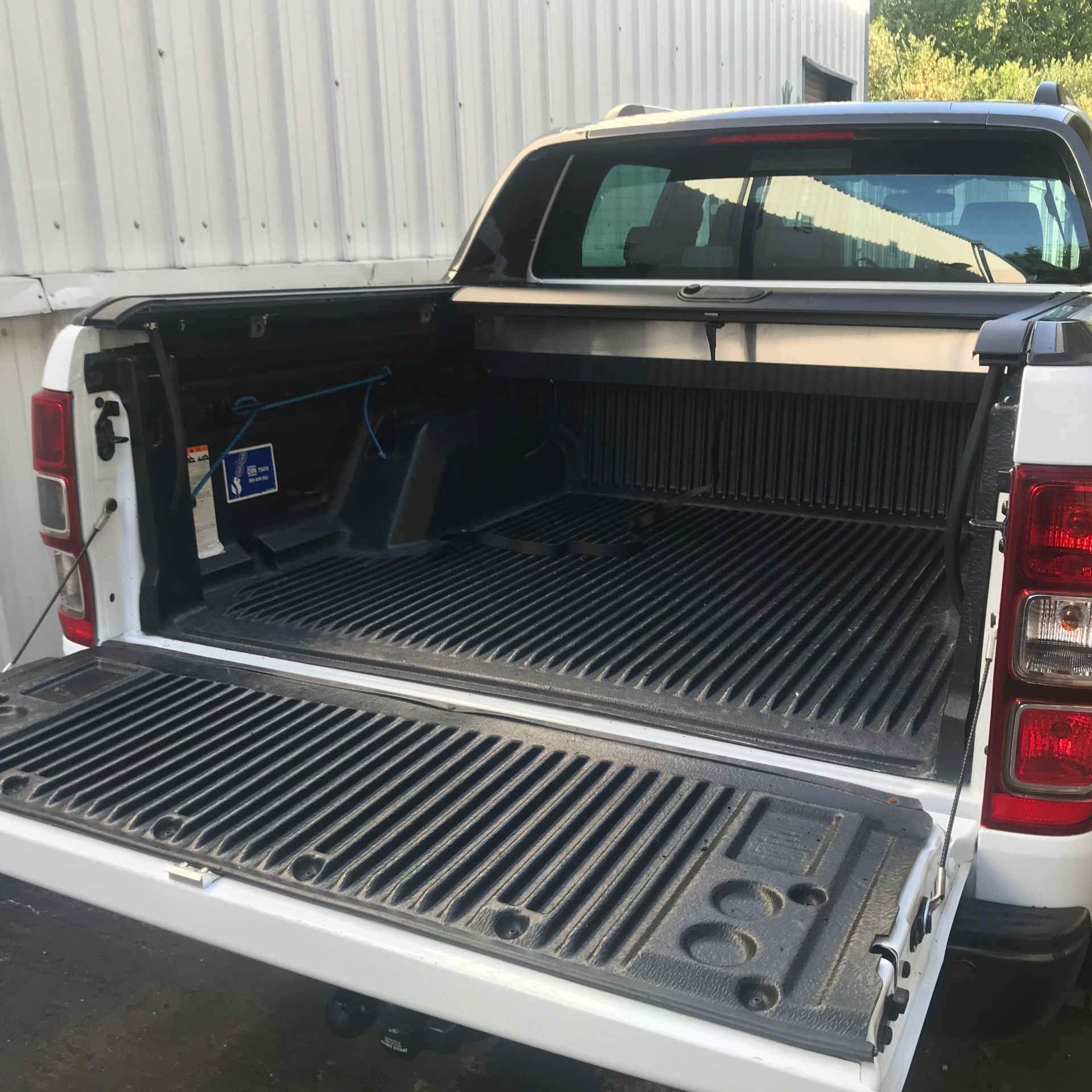 Direct4x4 Side Steps and Bars Roll & Lock Style Pickup Tonneau Cover for the Ford Ranger 2012+ (inc. Wildtrak)