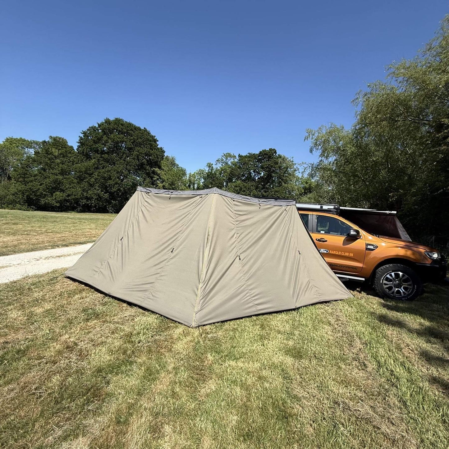[CLEARANCE] 270-Degree RHS Granite Gray Hawkwing Fold-out Vehicle Side Awning + Side Walls