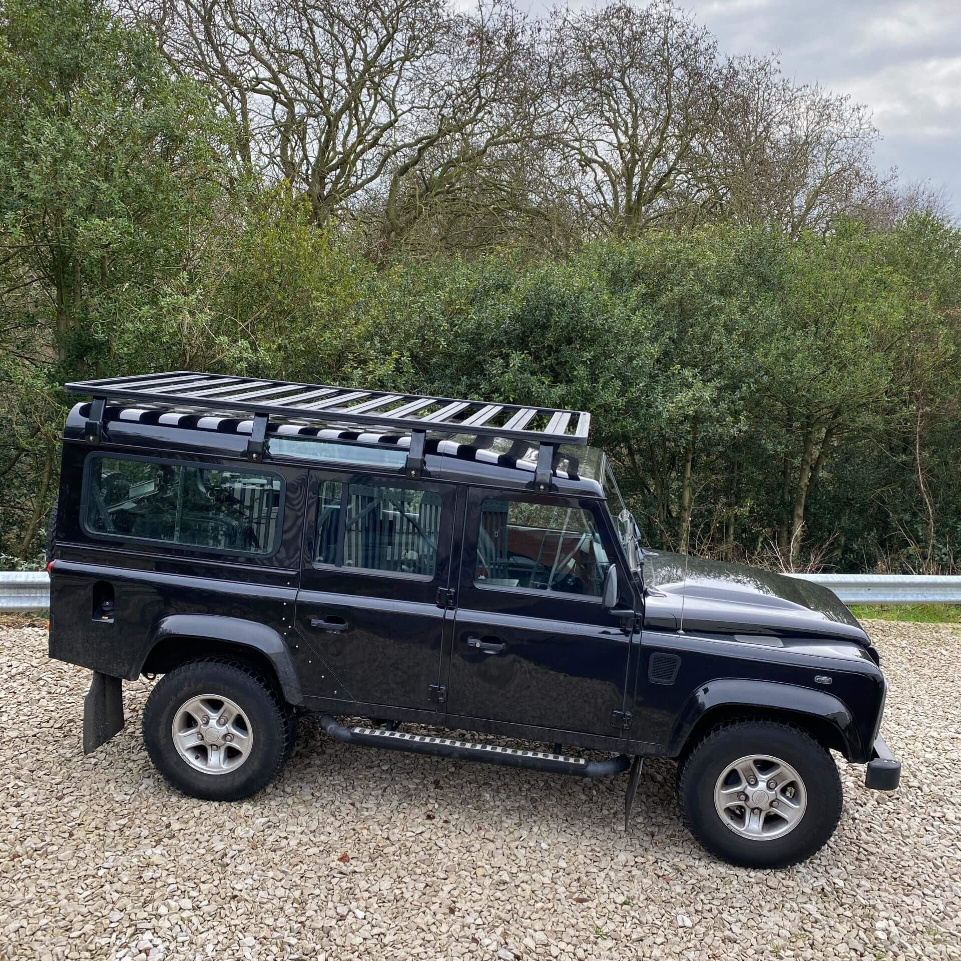 Direct4x4 Roof Racks AluMod Low Profile 270cm x 147cm Roof Rack for the Land Rover Defender 110 83-16