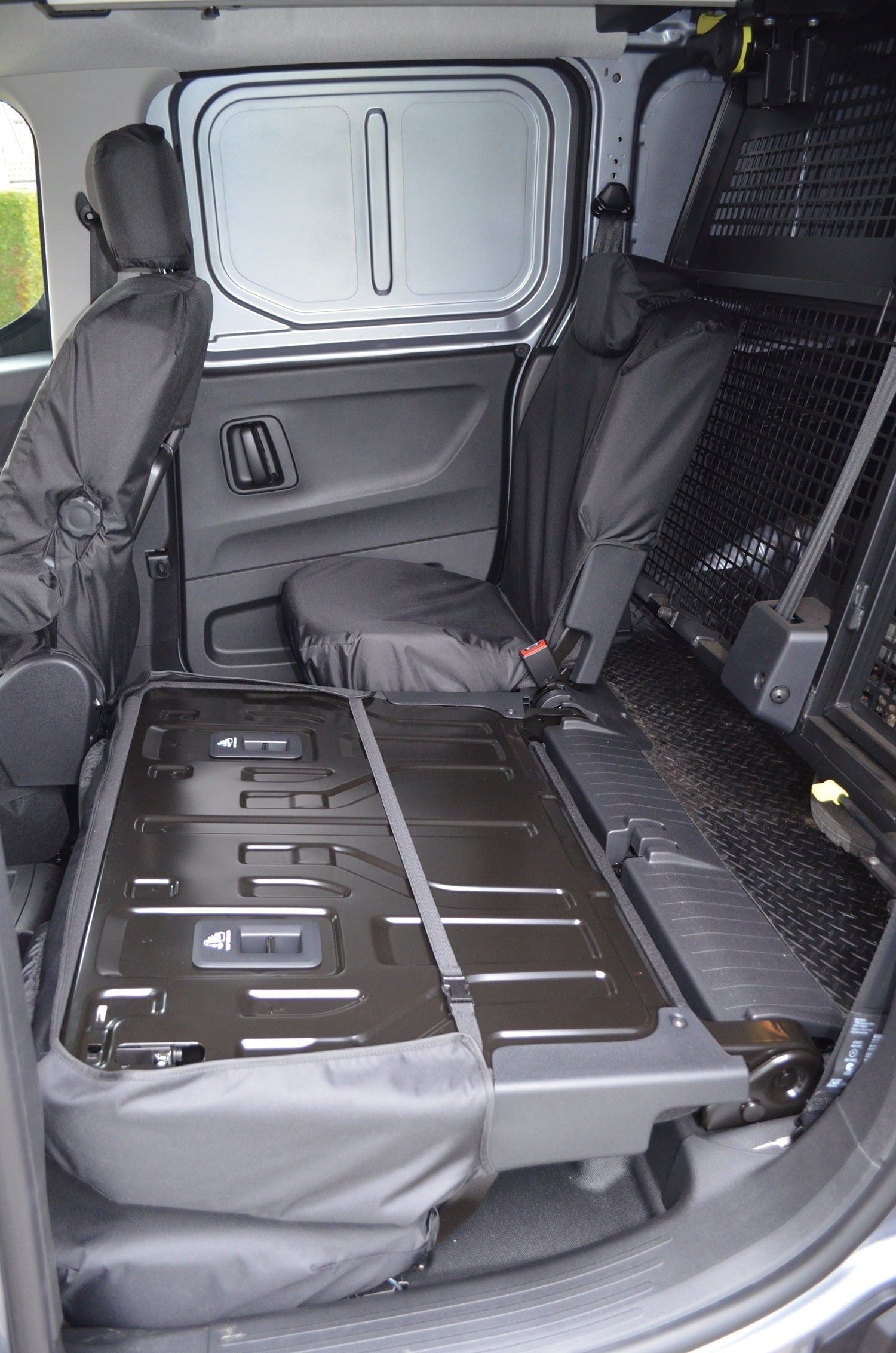 Turtle Covers Seats Tailored Seat Covers Fits Vauxhall Combo-e 2021+ Rear Seat Covers