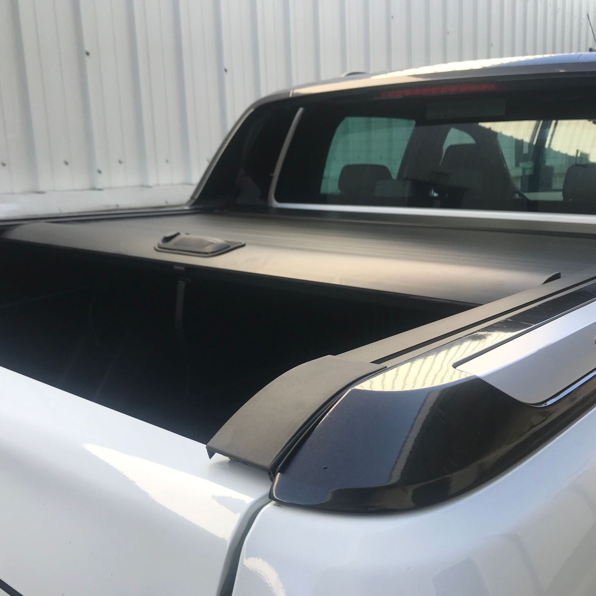 Direct4x4 Side Steps and Bars Roll & Lock Style Pickup Tonneau Cover for the Ford Ranger 2012+ (inc. Wildtrak)