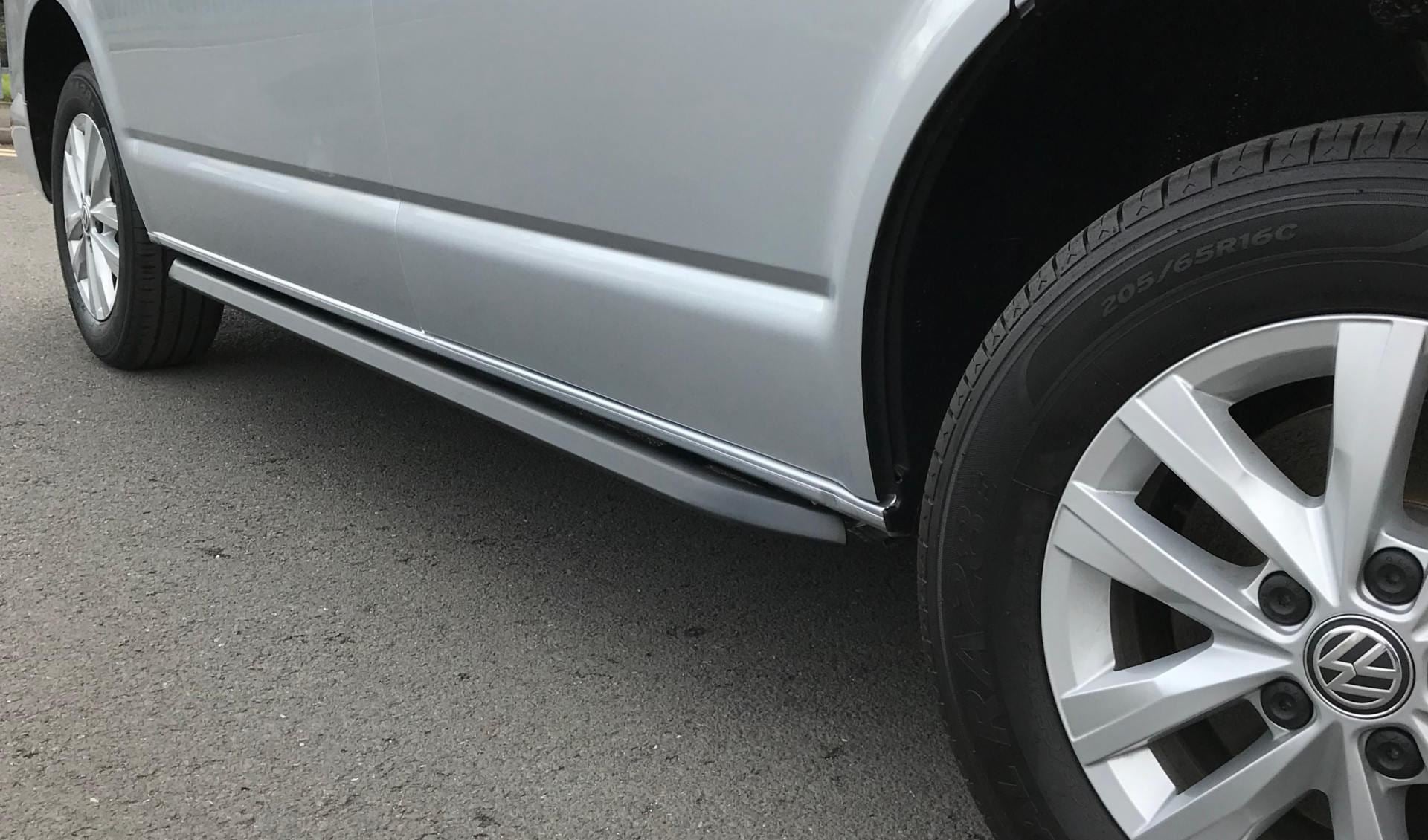 Direct4x4 Side Steps and Bars Black Angular OE Style Side Bars for the Volkswagen Transporter T5 SWB