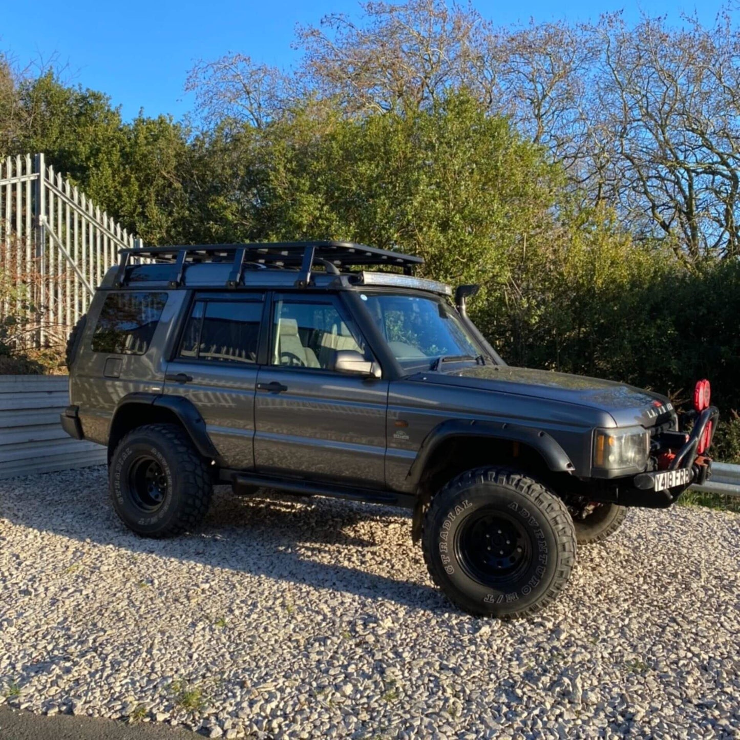 Direct4x4 Roof Racks [CLEARANCE] AluMod Low Profile 220cm x 125cm Roof Rack for the Land Rover Discovery 1 and 2