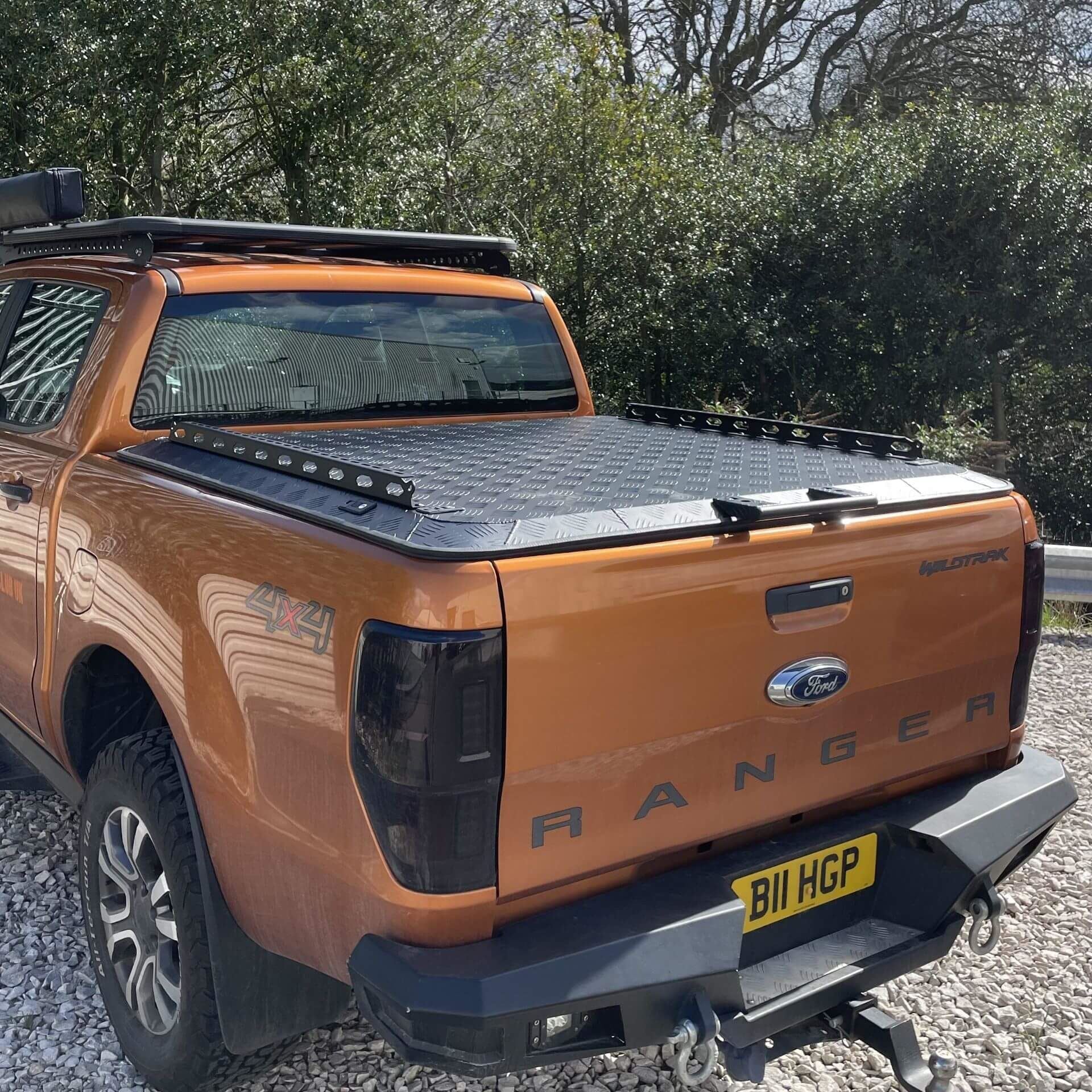 Direct4x4 Pickup Truck Tonneau Covers Black Aluminium Flat Tonneau Cover for Ford Ranger T9 2022+ MK4 (P703)