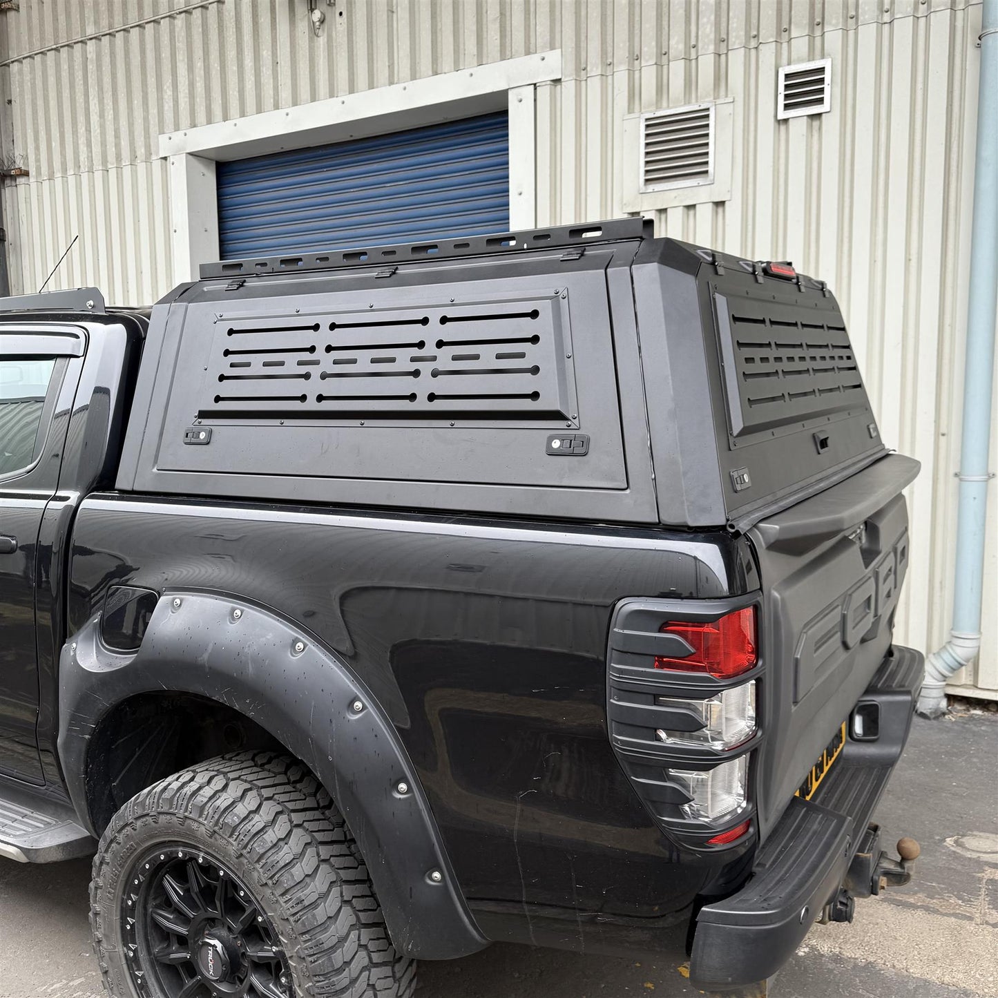 Direct4x4 Pickup Truck Hardtop Canopies Aluminium Trade Style Load Bed Hardtop Canopy for the Ford Ranger 2022+ MK4 T9 (P703) Double Cab