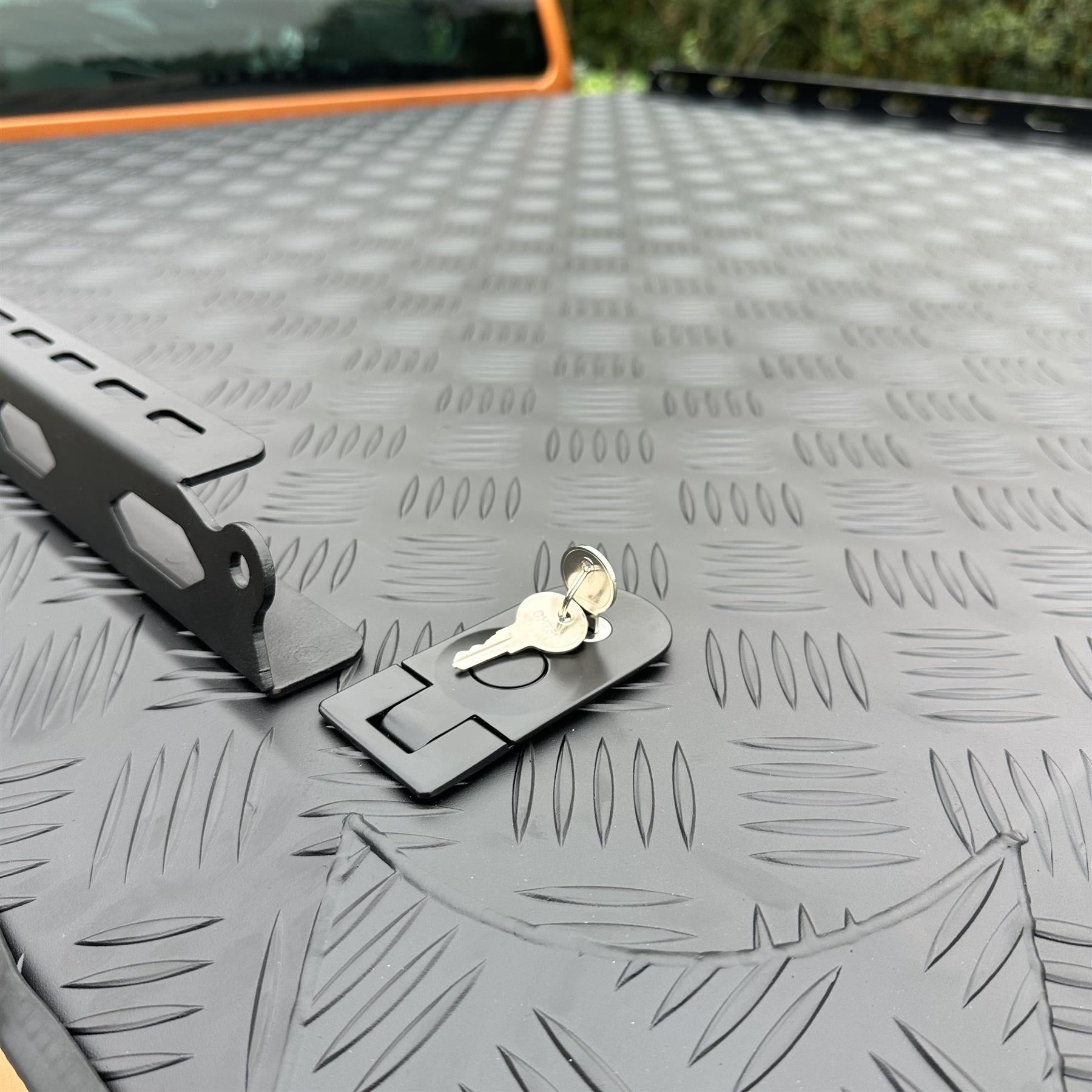 Direct4x4 Pickup Truck Tonneau Covers [CLEARANCE] Black Aluminium Flat Tonneau Cover for Ford Ranger T6/T7/T8 2012-2022 MK3 (P375)