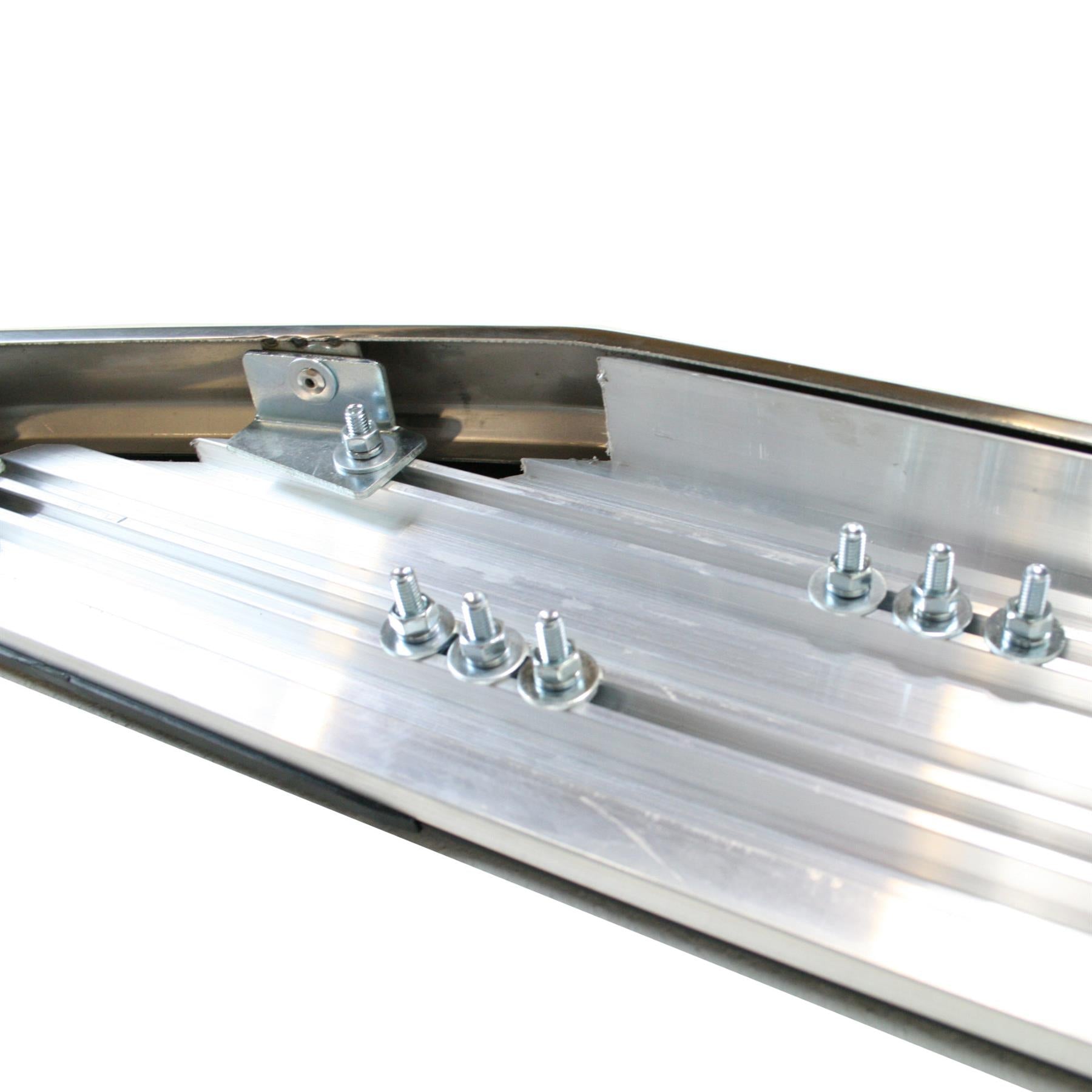 Direct4x4 Side Steps and Bars Raptor Side Steps Running Boards for the Omoda 9