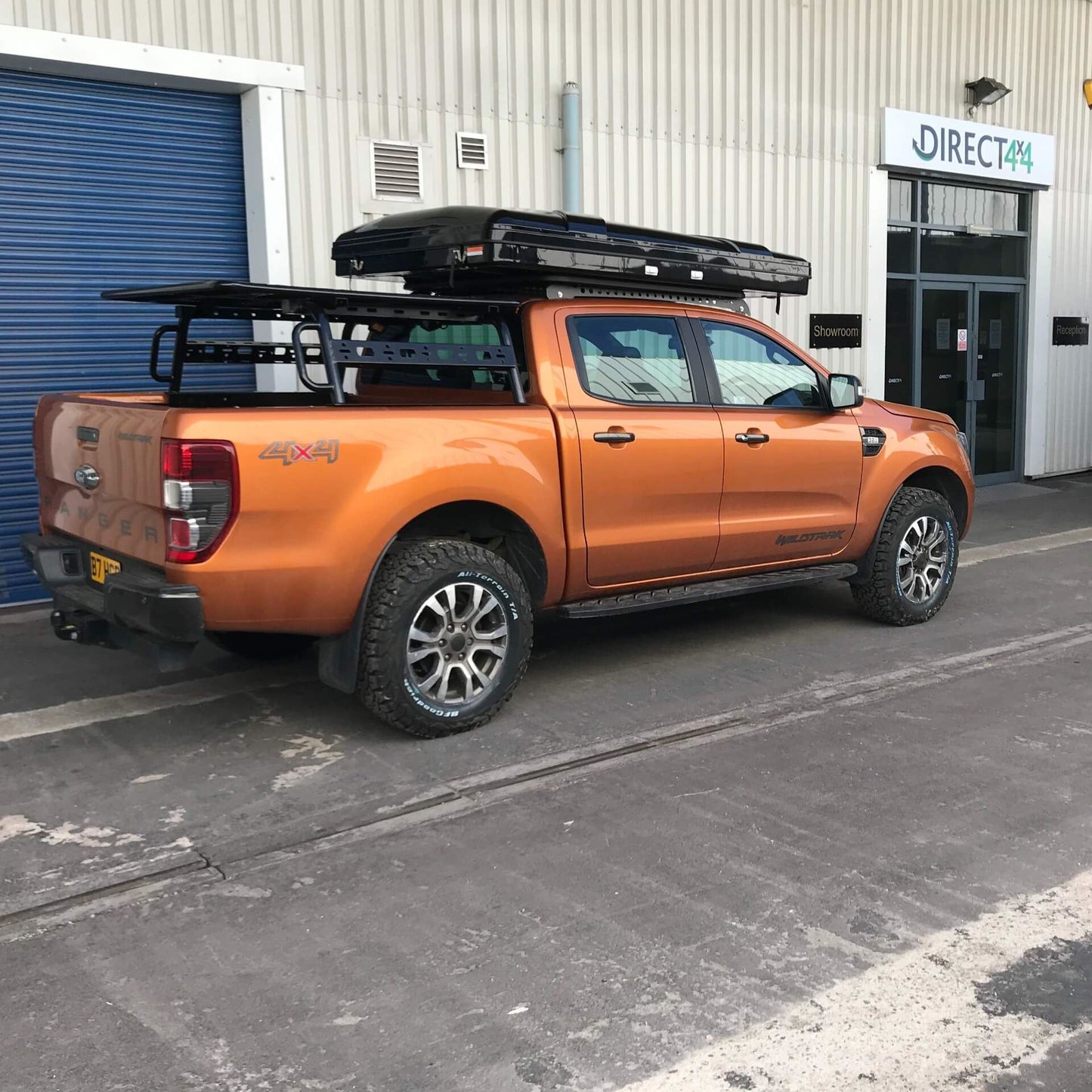 Direct4x4 Roof Top Tents [CLEARANCE] Black Overland Expedition Hard Shell Pop-up 2-Person Roof Top Camping Tent