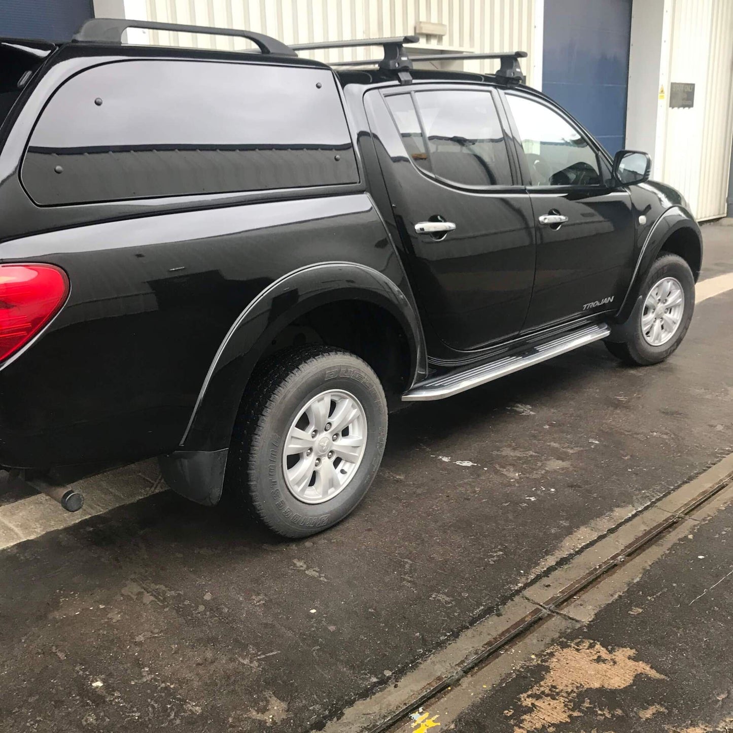 Direct4x4 Side Steps and Bars Premier Side Steps Running Boards for Mitsubishi L200 Double Cab 2005-2015