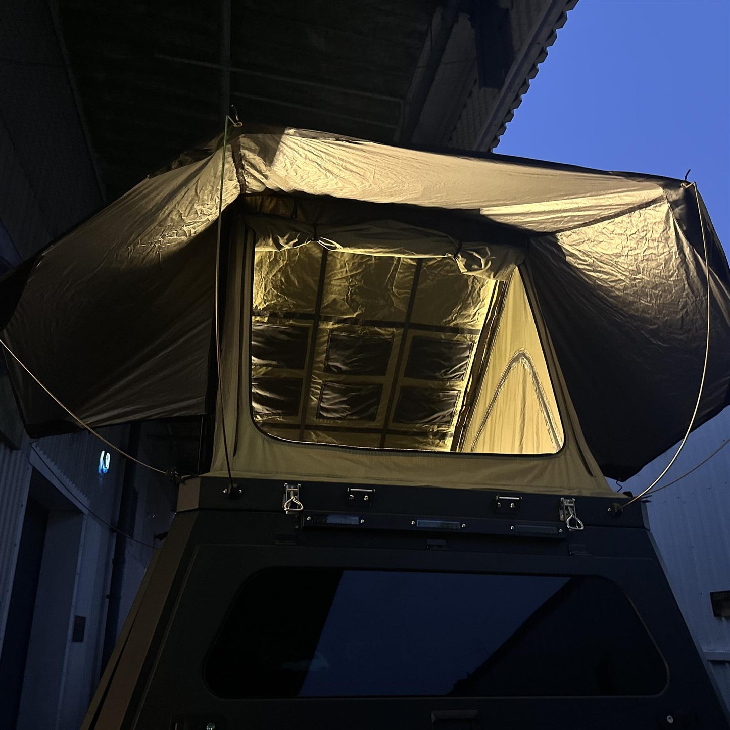 [CLEARANCE] Overland Aluminium Canopy with Clamshell Roof Tent for the Ford Ranger 2012-2022