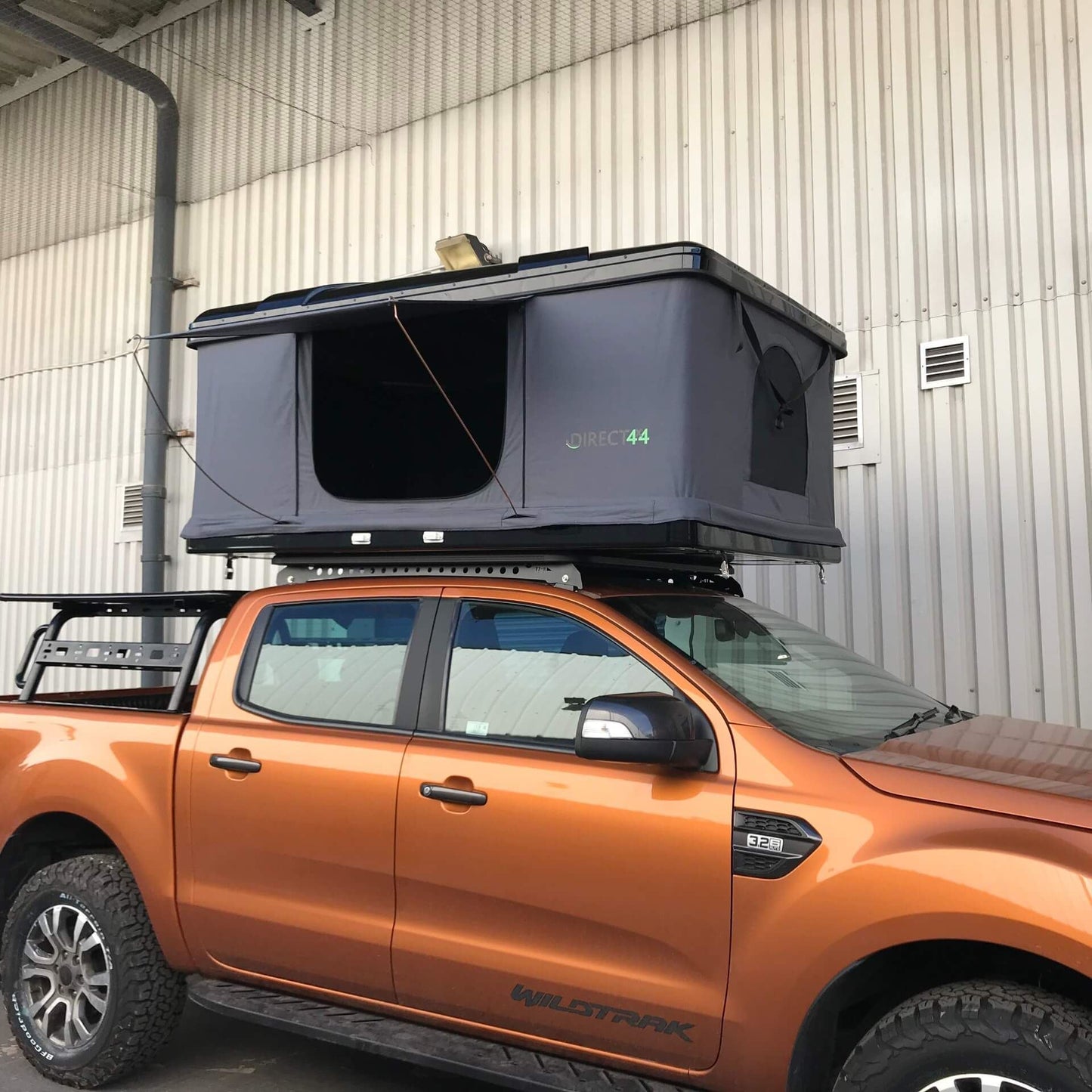 Direct4x4 Roof Top Tents [CLEARANCE] Black Overland Expedition Hard Shell Pop-up 2-Person Roof Top Camping Tent
