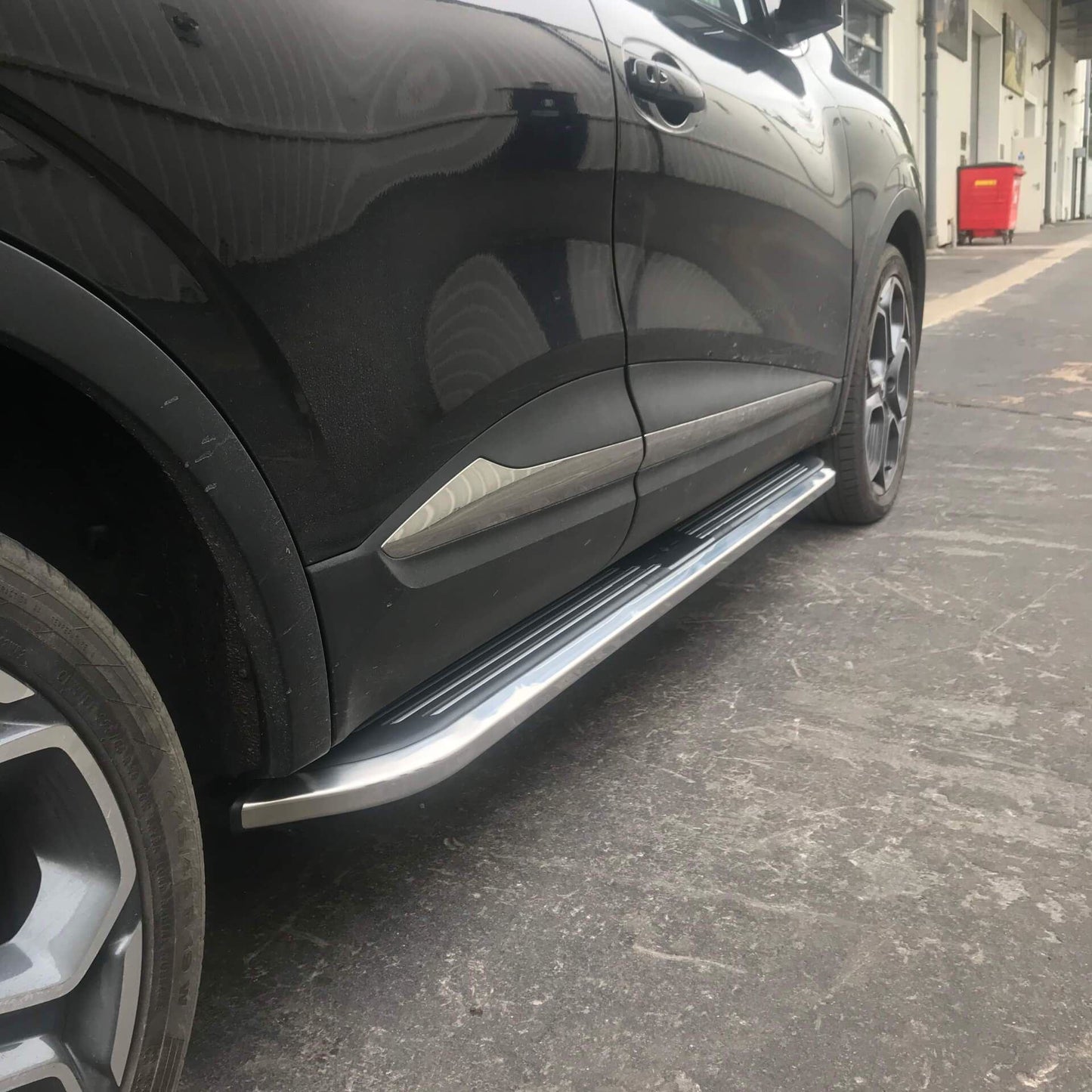 Direct4x4 Side Steps and Bars Premier Side Steps Running Boards for Renault Kadjar