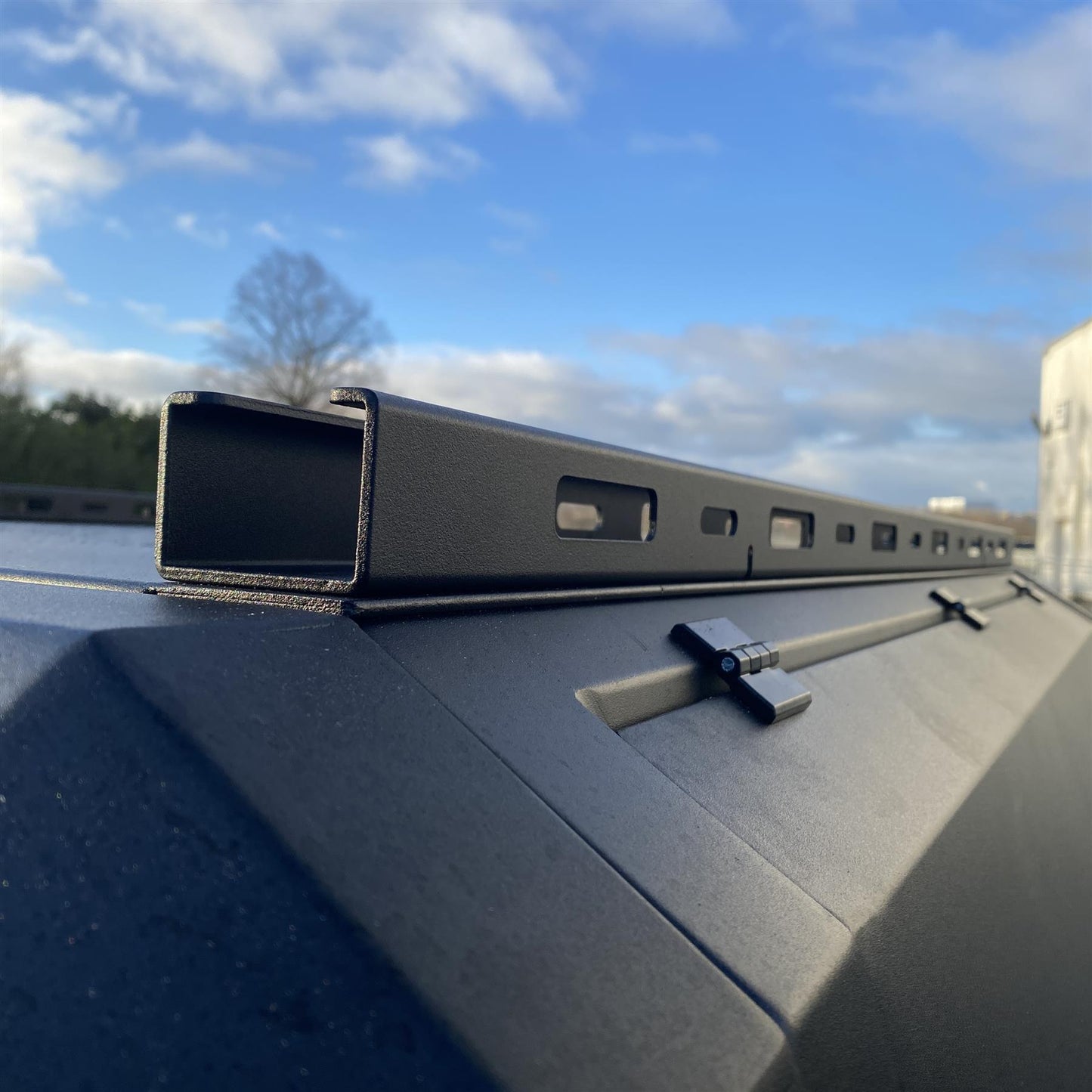 Direct4x4 Pickup Truck Hardtop Canopies Aluminium Trade Style Load Bed Hardtop Canopy for the Ford Ranger 2022+ MK4 T9 (P703) Double Cab