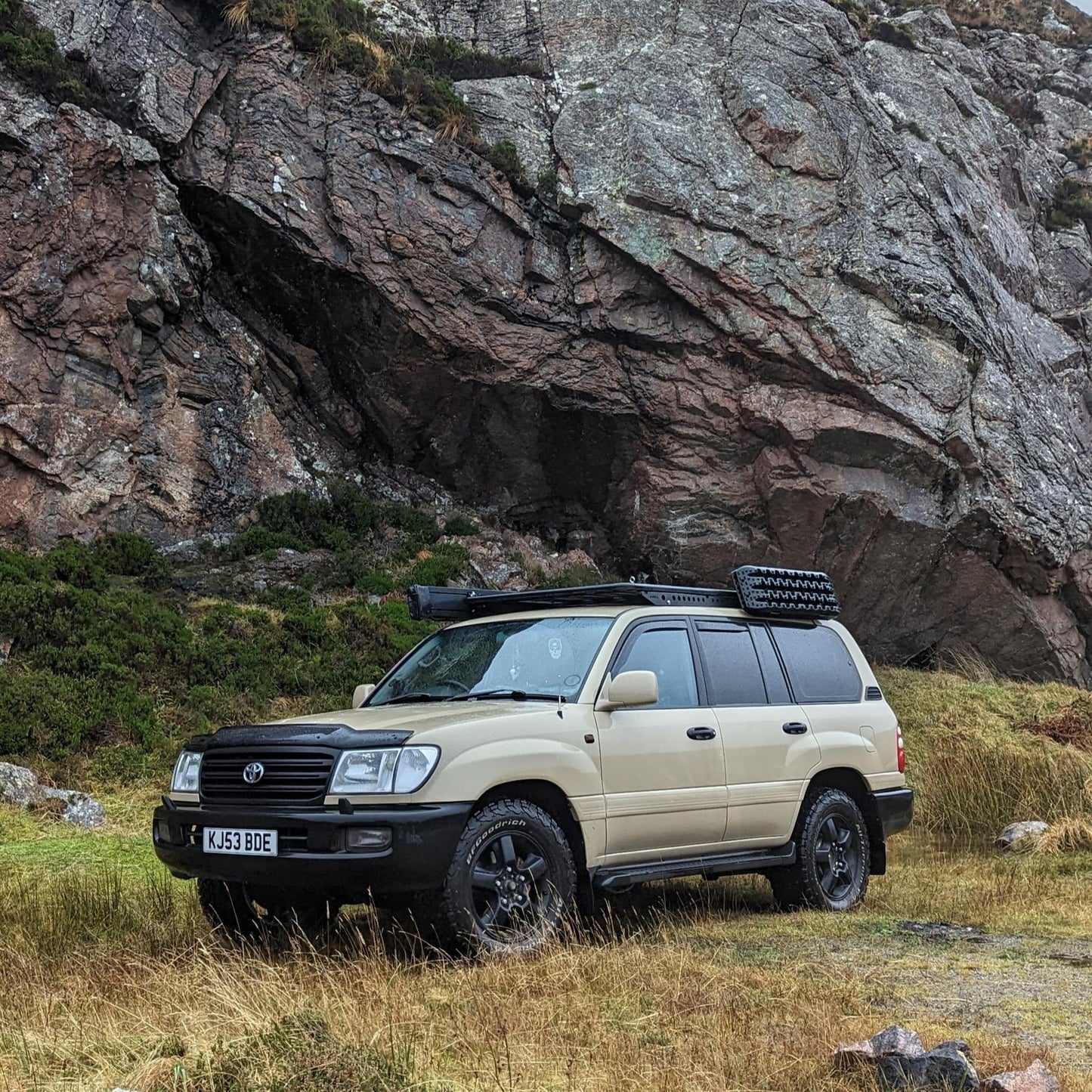 Direct4x4 Roof Racks AluMod Low Profile 220cm x 125cm Roof Rack for Toyota Land Cruiser Amazon 98-07