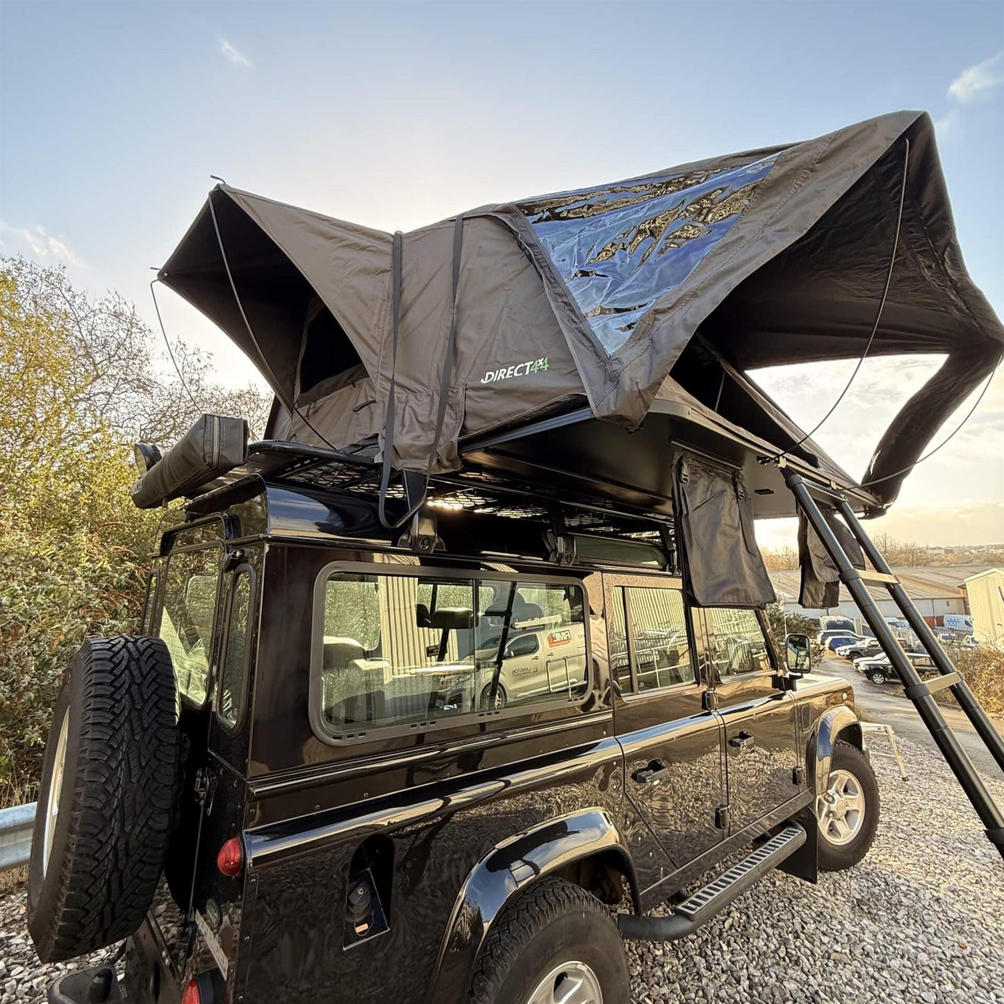 Direct4x4 Roof Top Tents TrailTop Granite Grey 3 or 4-Person Hard Shell Expedition Roof Top Camping Tent