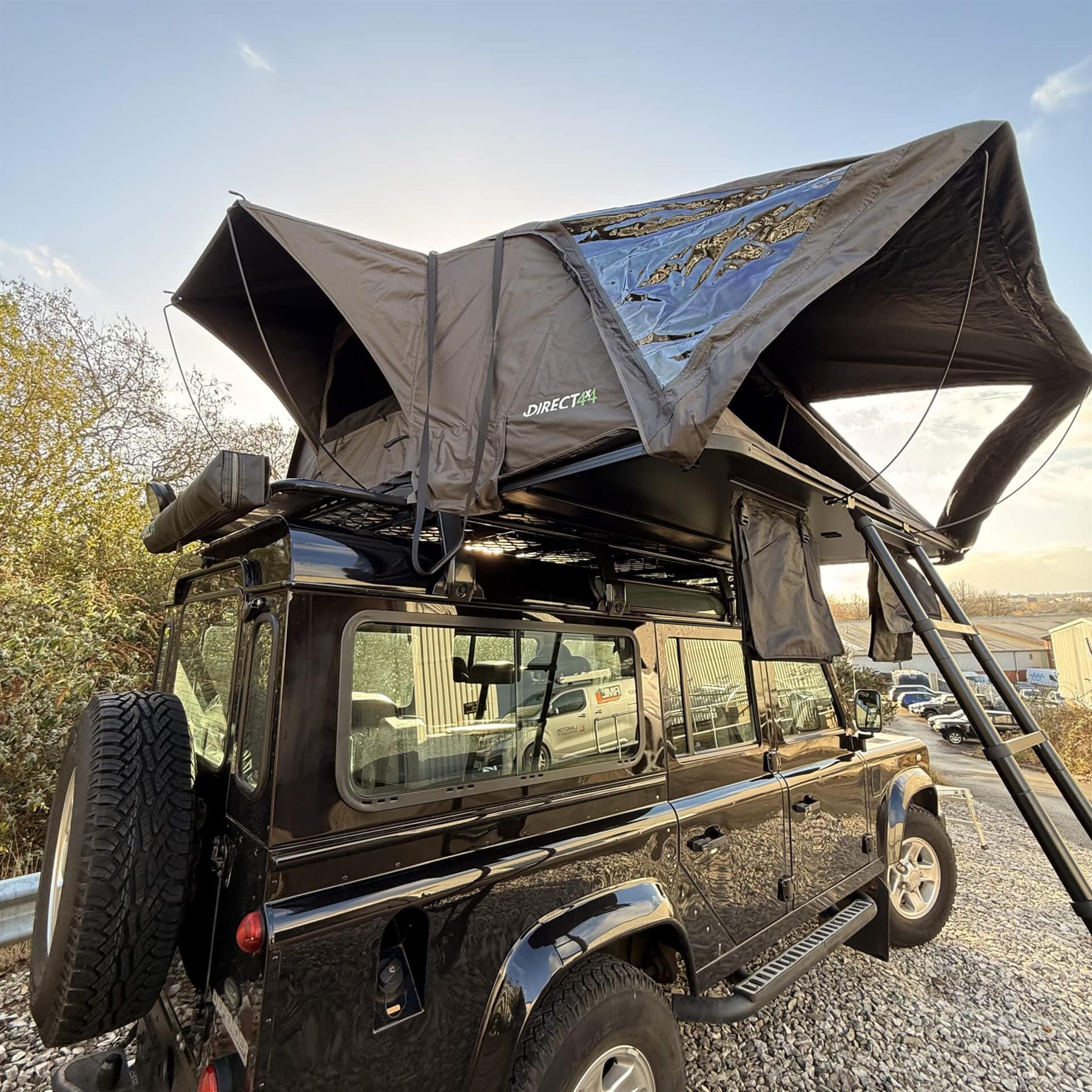 Direct4x4 Roof Top Tents TrailTop Granite Grey 3 or 4-Person Hard Shell Expedition Roof Top Camping Tent