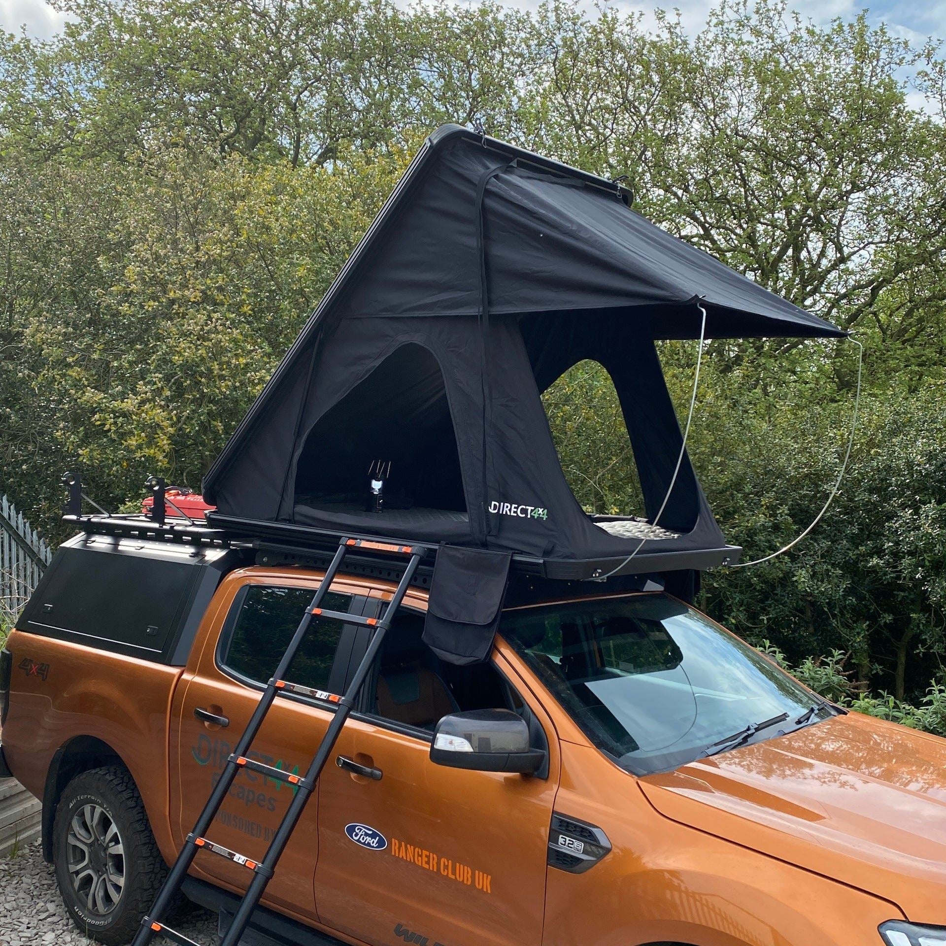 Direct4x4 Roof Top Tents [CLEARANCE] All Black 2 Person Expedition Aluminium Clamshell Roof Top Tent