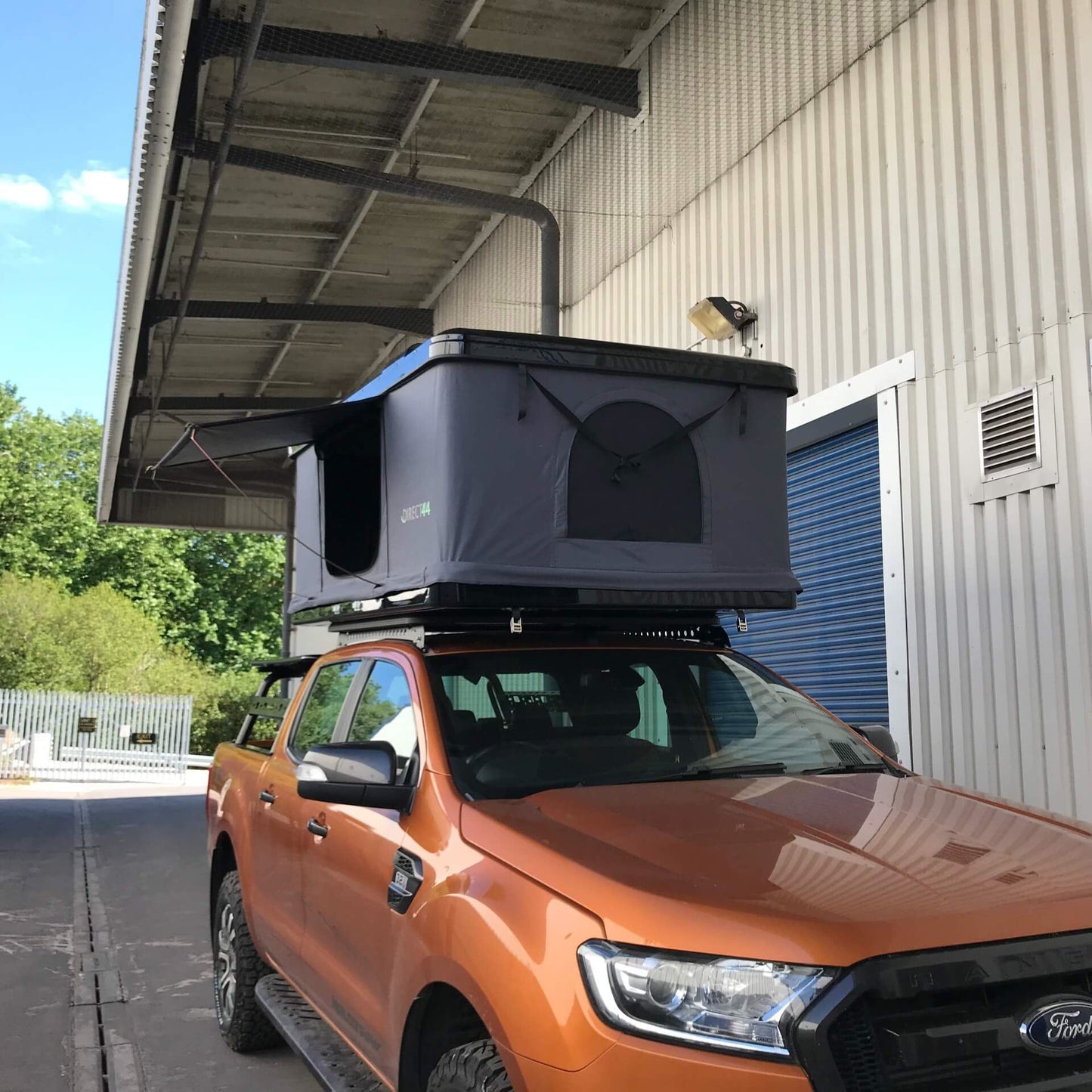 Direct4x4 Roof Top Tents [CLEARANCE] Black Overland Expedition Hard Shell Pop-up 2-Person Roof Top Camping Tent