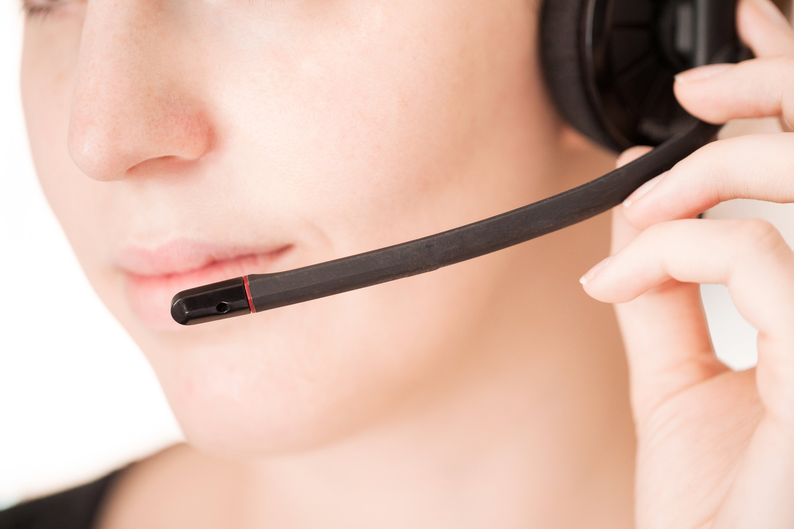 Direct4x4 support sales technical teams contact us page with a photo of a closeup face and a headset.