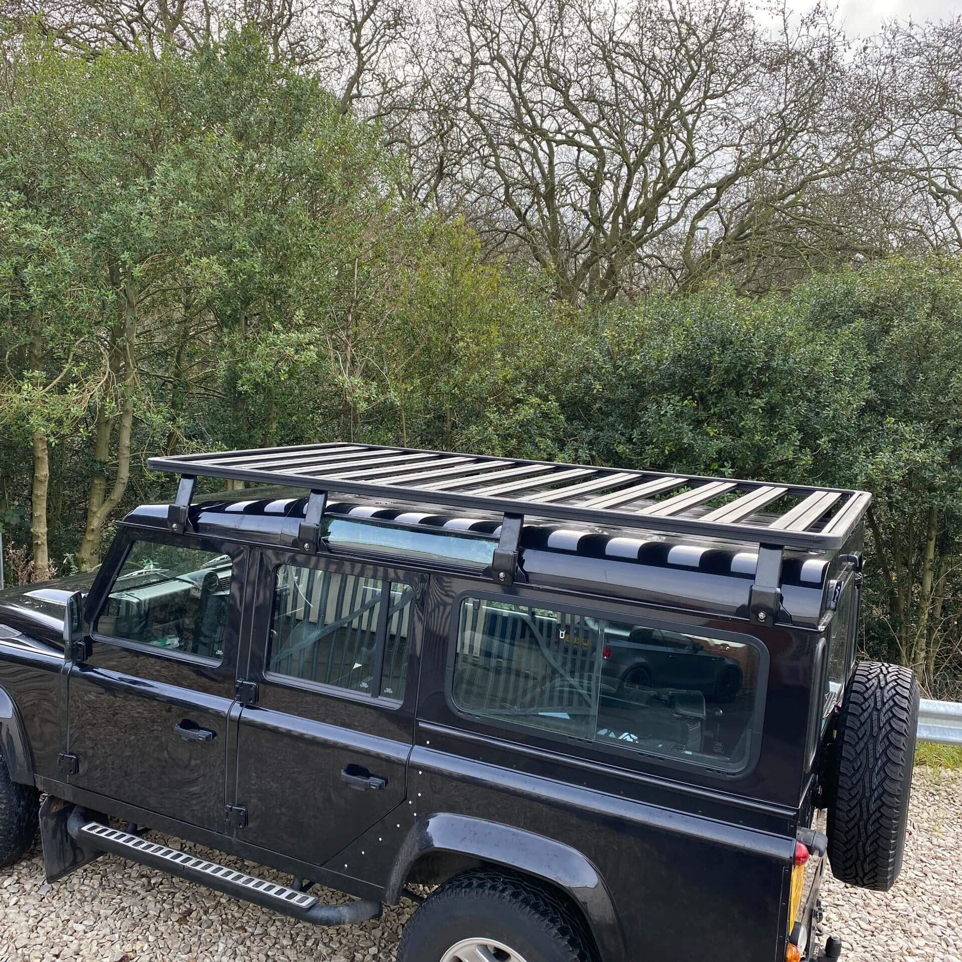 Direct4x4 Roof Racks AluMod Low Profile 270cm x 147cm Roof Rack for the Land Rover Defender 110 83-16