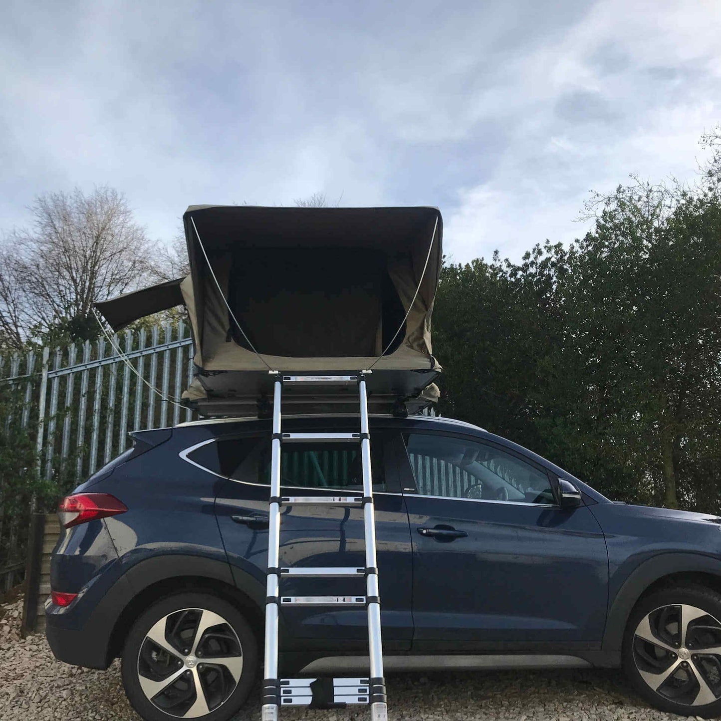 Direct4x4 Roof Top Tents [CLEARANCE] Granite Grey RoofTrekk 3-Person Hard Shell Roof Top Tent