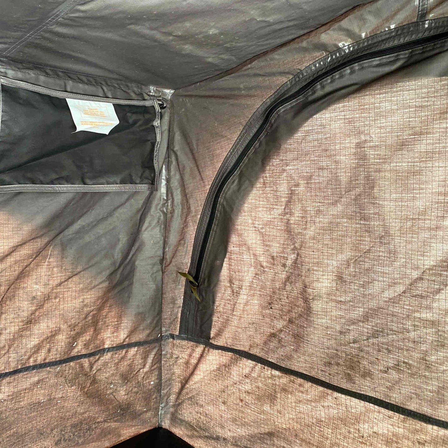 Direct4x4 Roof Top Tents [CLEARANCE] Granite Grey Pathseeker 2-Person Auto Solar Hard Shell Roof Top Camping Tent