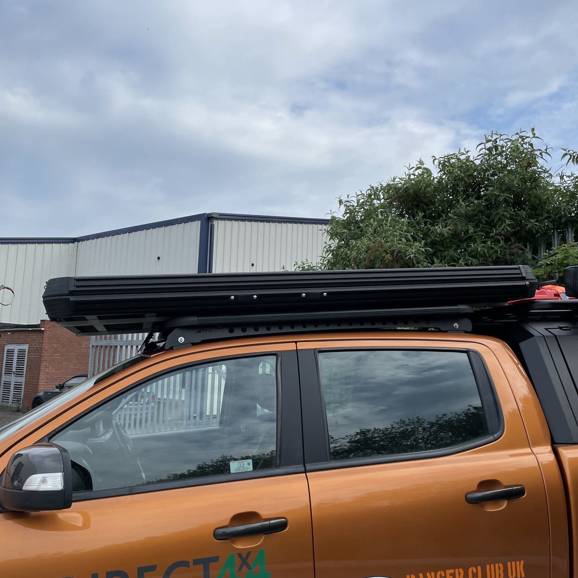 Direct4x4 Roof Top Tents [CLEARANCE] All Black 2 Person Expedition Aluminium Clamshell Roof Top Tent