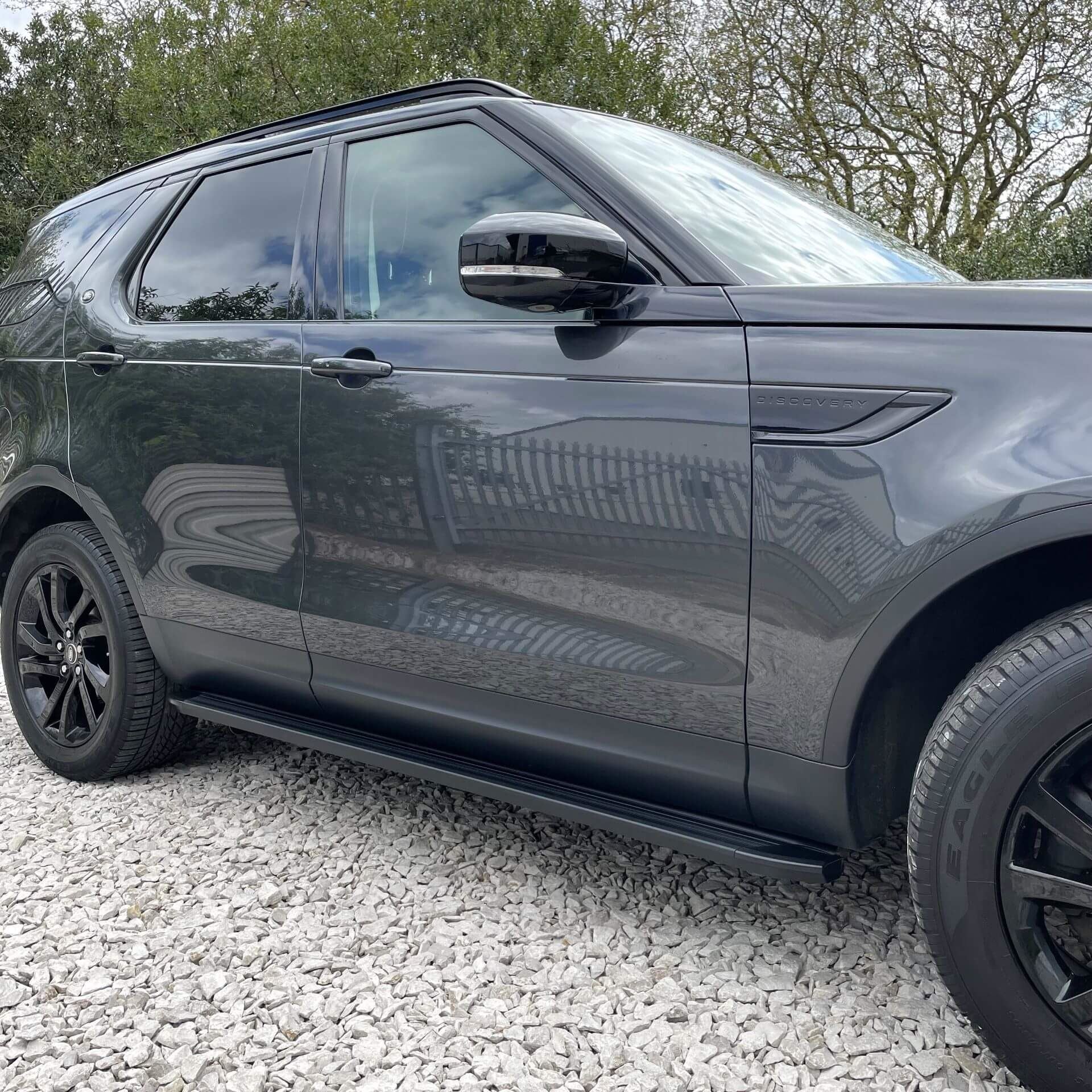 Direct4x4 Side Steps and Bars Orca Side Steps Running Boards for Land Rover Discovery 5 2017+