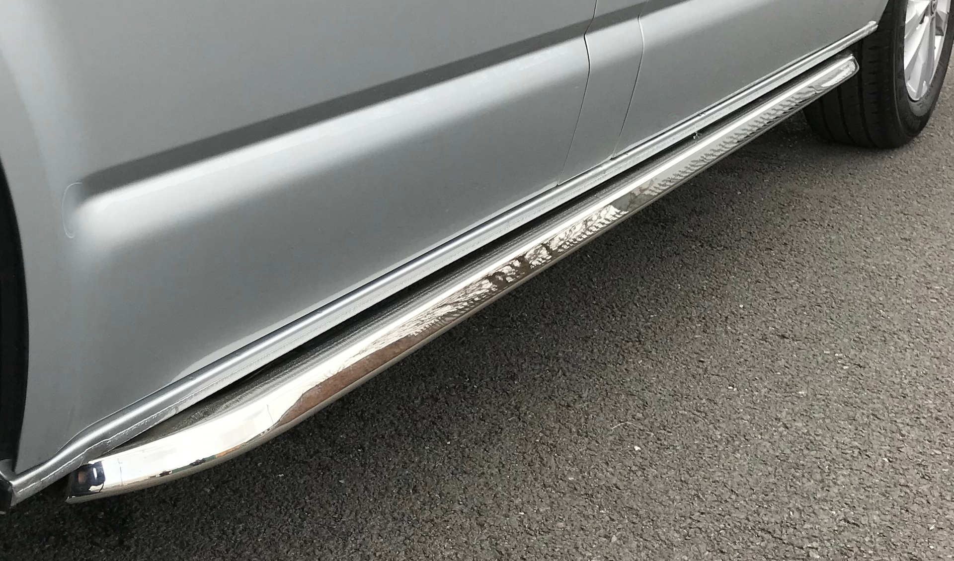 Direct4x4 Side Steps and Bars Stainless Steel Angular OE Style Side Bars for Volkswagen Transporter T5 SWB