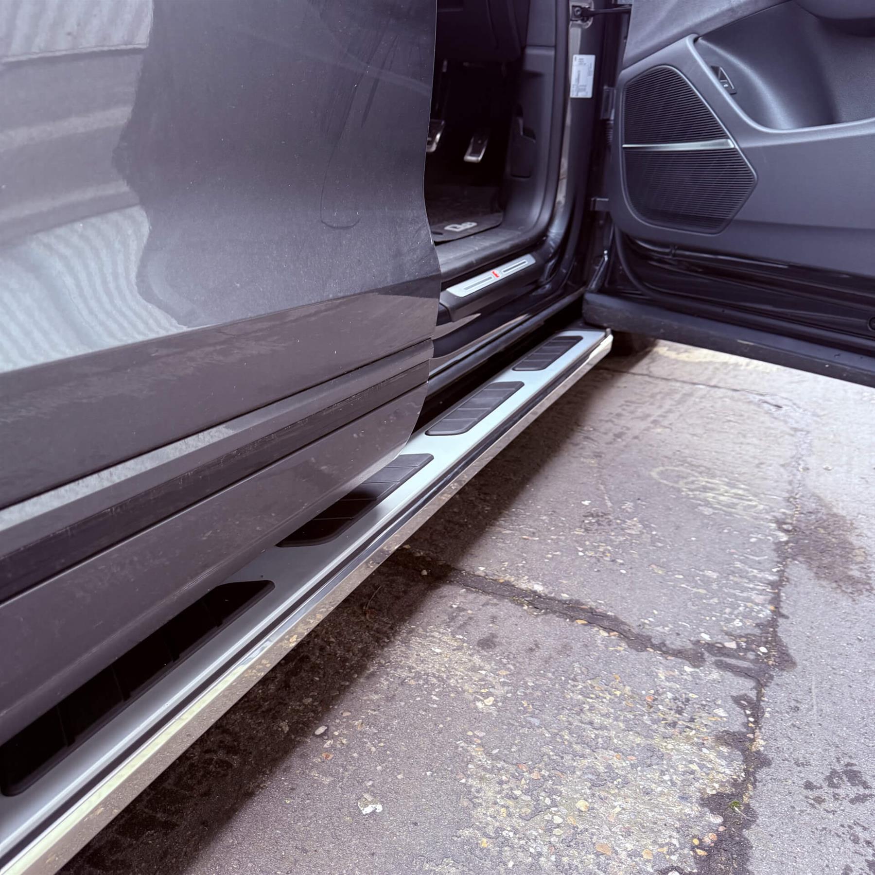 Direct4x4 Side Steps and Bars Suburban Side Steps Running Boards for the Audi Q8 2022+