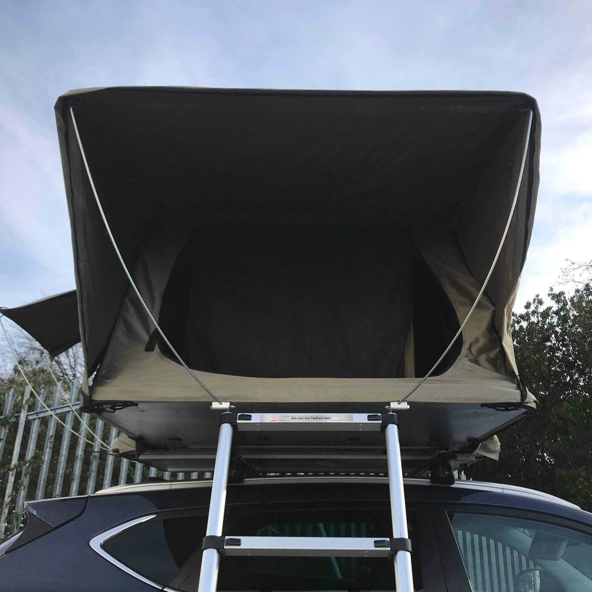 Direct4x4 Roof Top Tents [CLEARANCE] Granite Grey RoofTrekk 3-Person Hard Shell Roof Top Tent